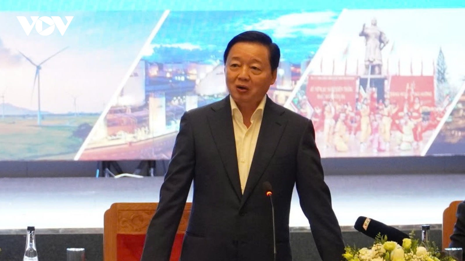 Nghiên cứu cơ chế đặc thù phát triển miền Trung
