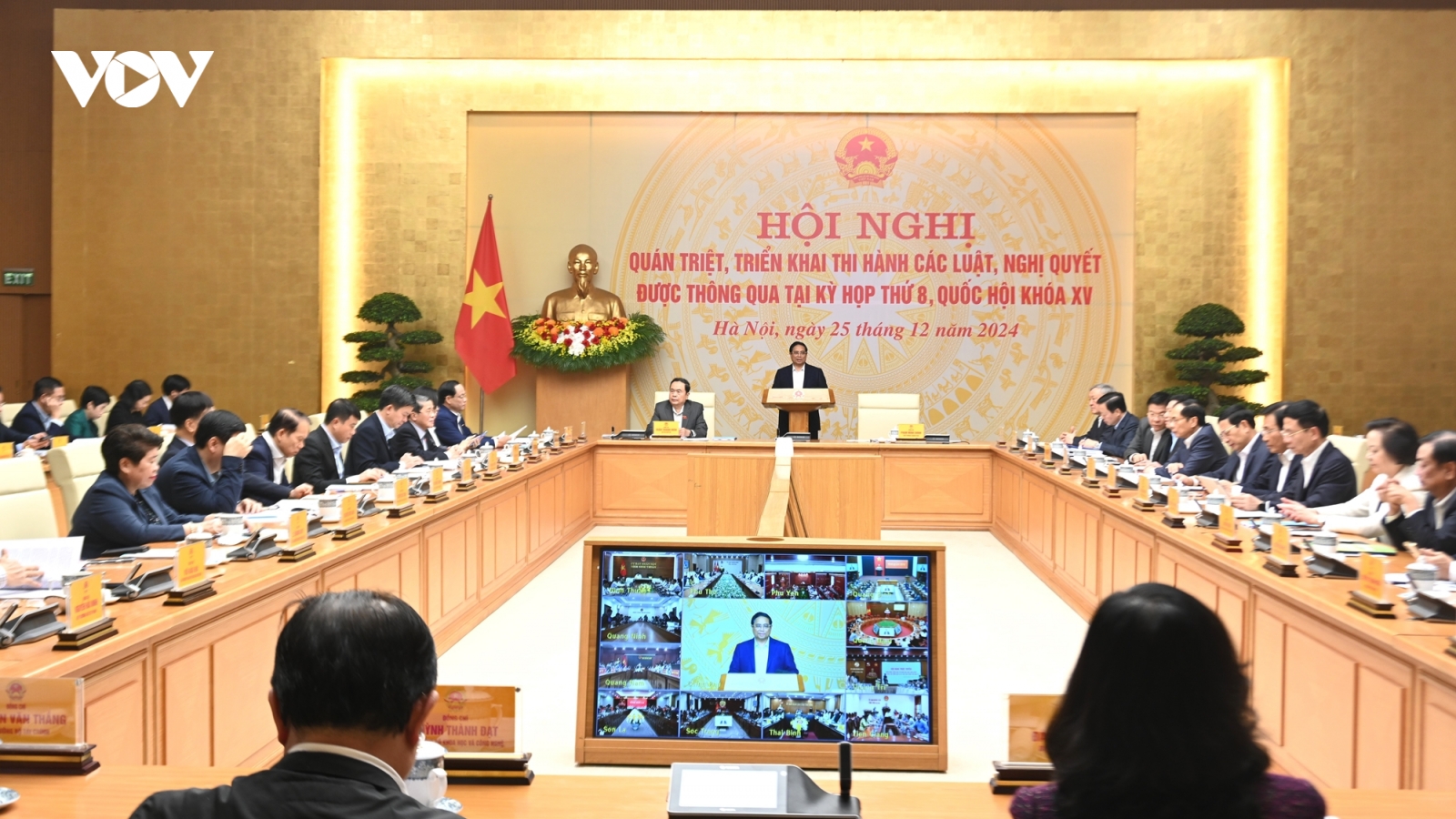 "Chính phủ và Quốc hội hãy cùng nhau sớm đưa các luật, nghị quyết vào cuộc sống"