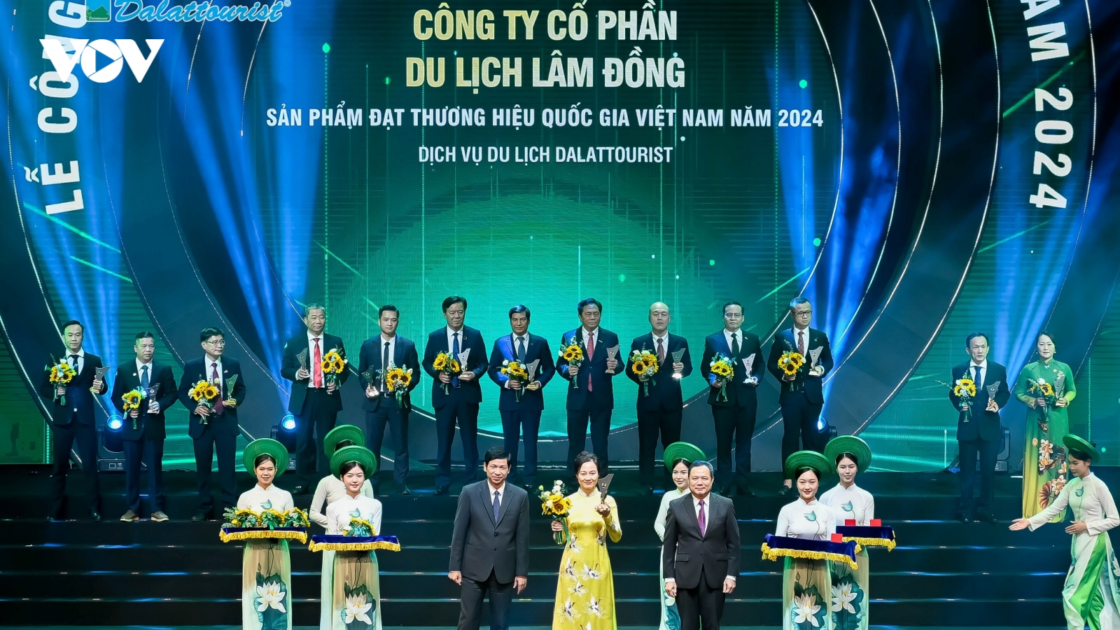 Cùng Dalattourist nhìn lại 2024: Cột mốc thành công và vươn tầm quốc tế