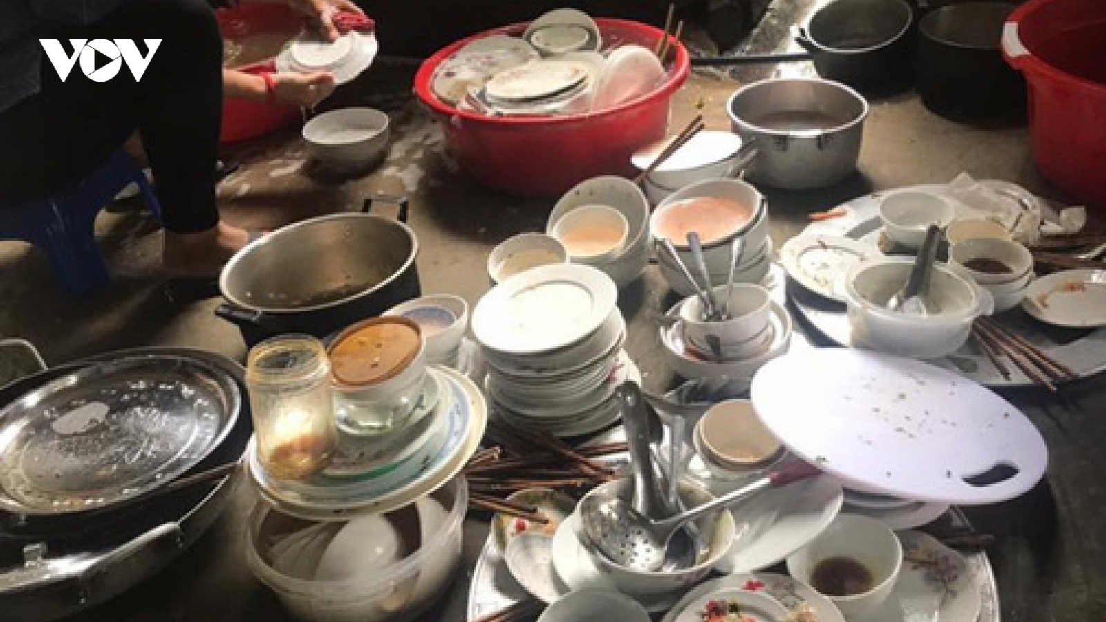 Sợ về quê chồng vì được “ưu tiên” rửa cả chục mâm bát
