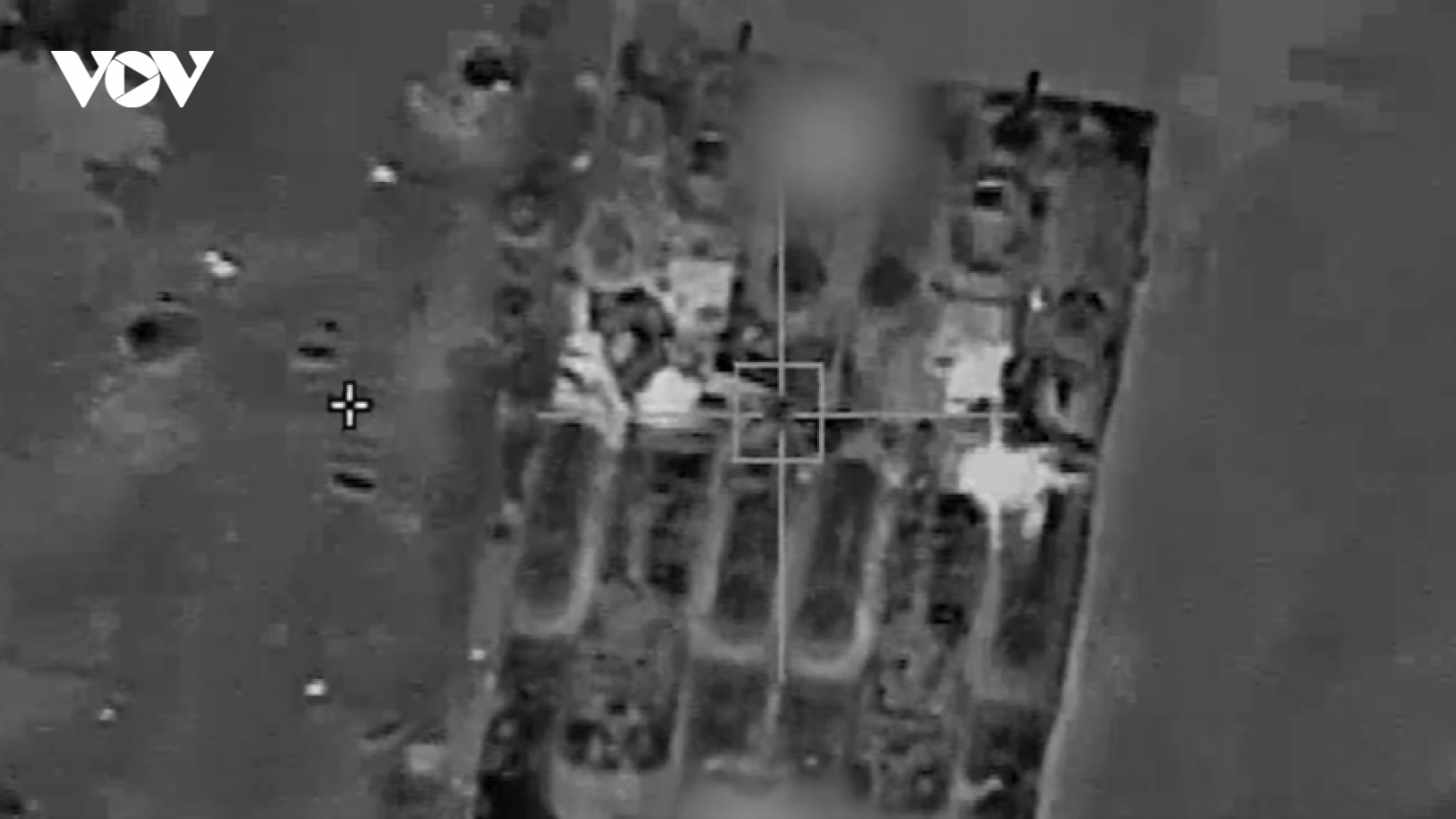Khoảnh khắc tàu chiến Syria nổ tung do trúng tên lửa Israel