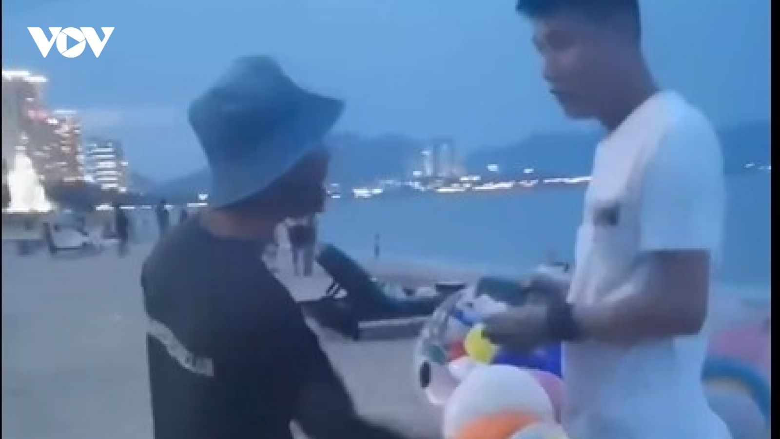 Làm rõ việc thu phí trái phép, chặn đường khách du lịch tại Nha Trang