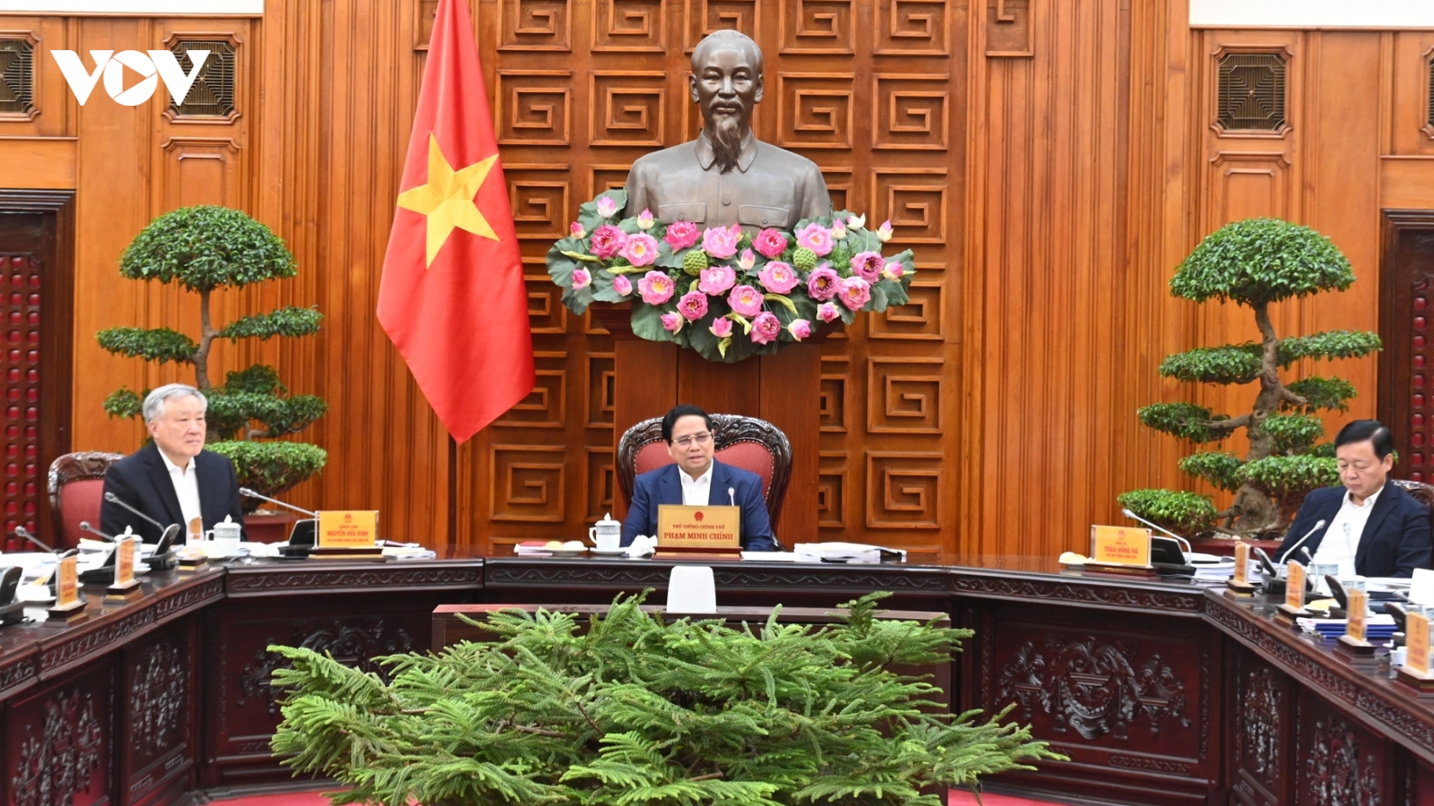 Thủ tướng chủ trì phiên họp về sắp xếp tinh gọn bộ máy Chính phủ