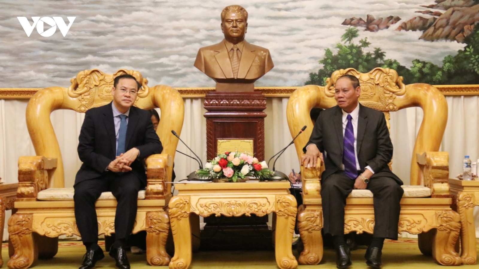 Việt Nam giúp Lào xây dựng hệ thống quản lý dân cư và căn cước công dân