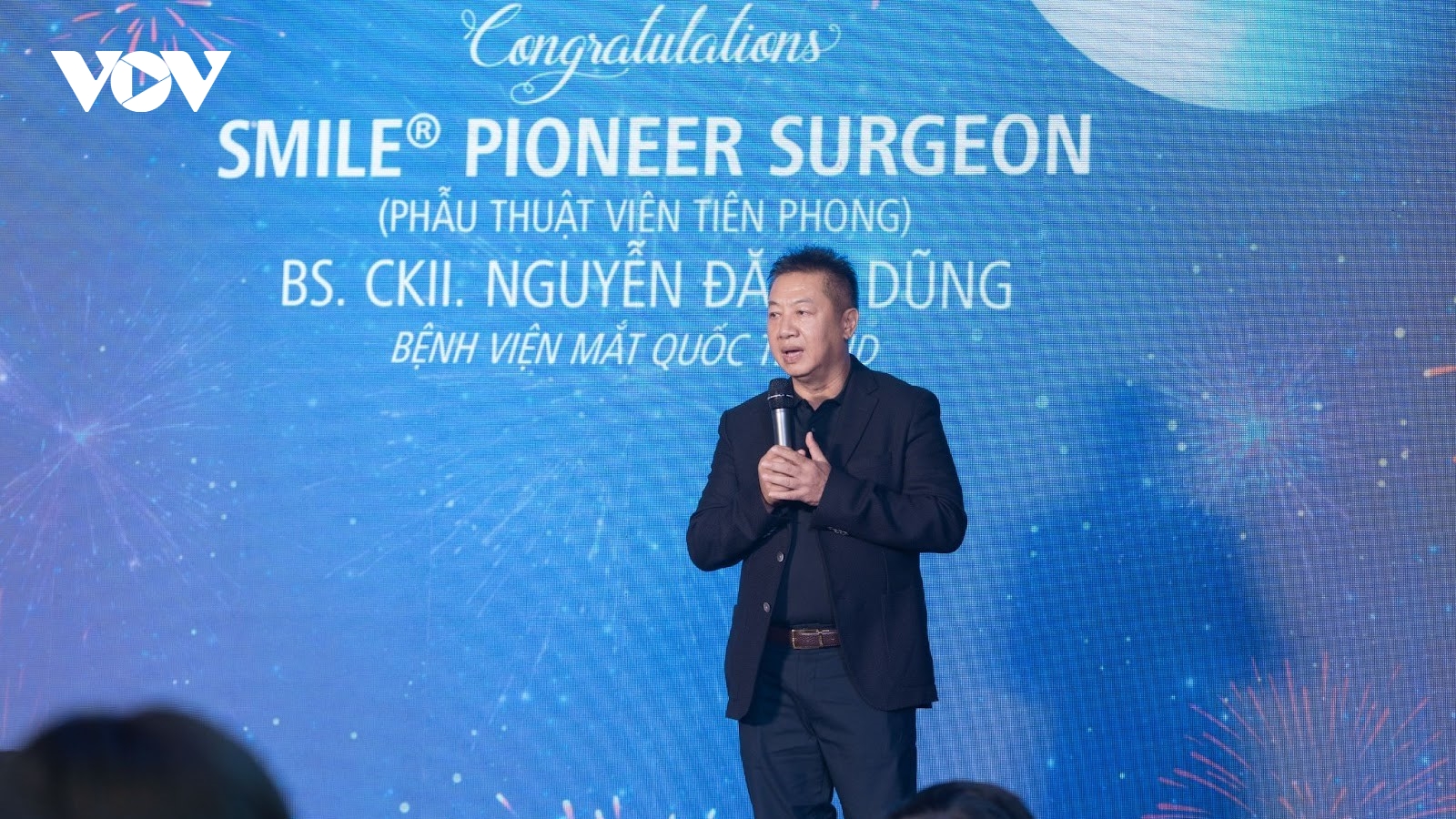 Giám đốc BV mắt DND nhận giải thưởng Phẫu thuật viên tiên phong mổ SMILE tại VN