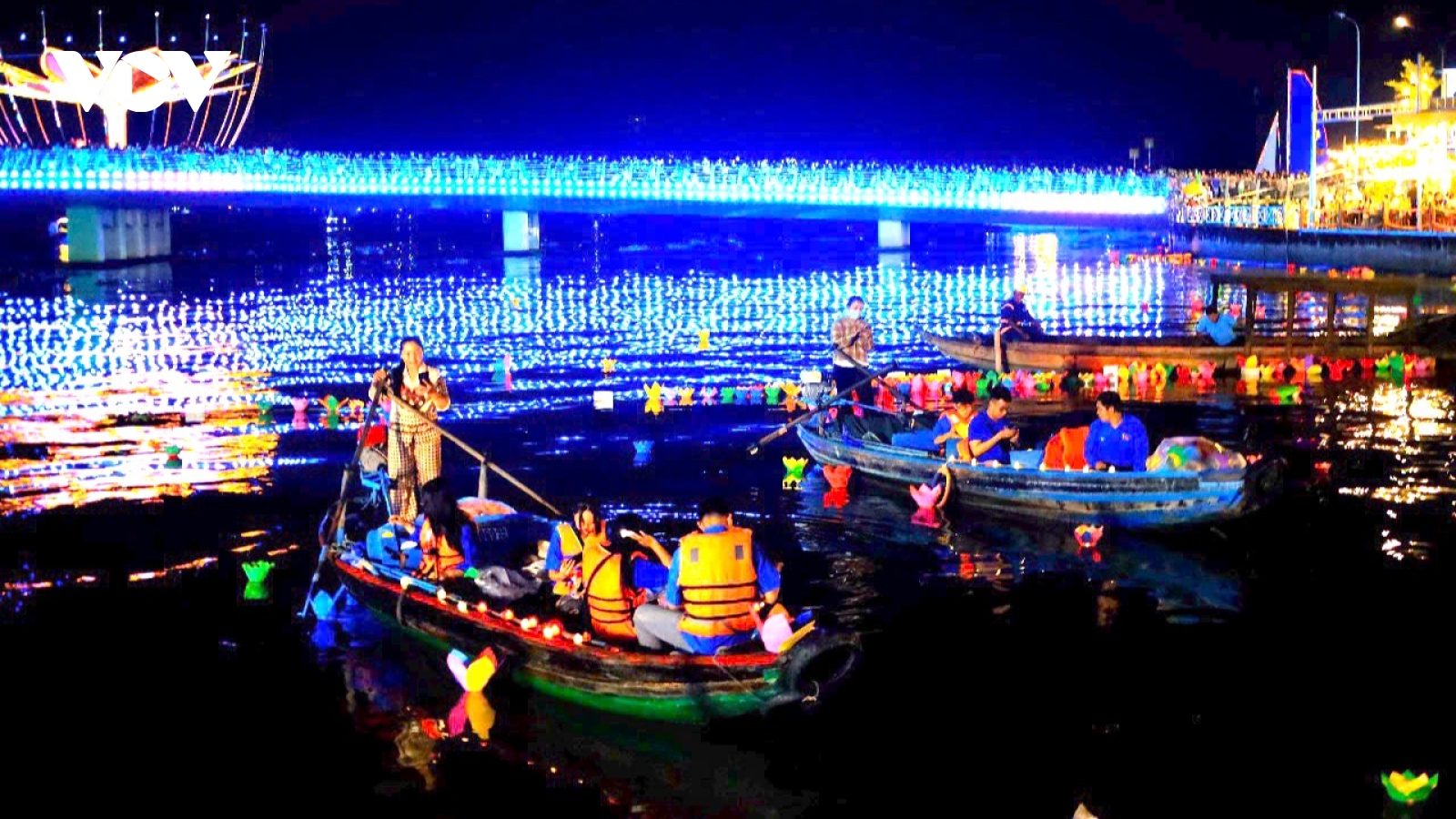 Người dân Đồng bằng sông Cửu Long tưng bừng đón năm mới 2025