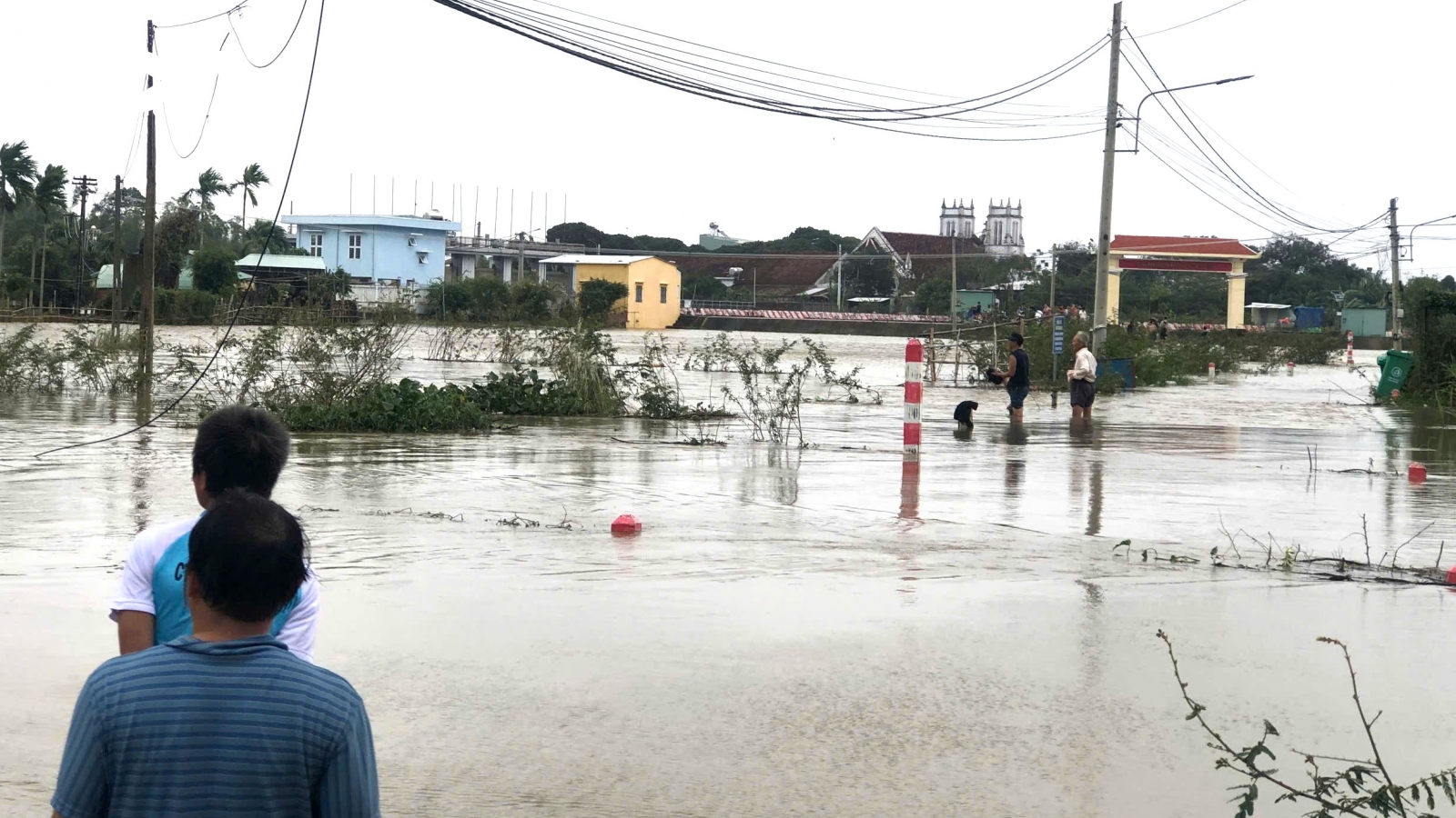 Hai em học sinh lớp 6 đuối nước, tử vong ở Bình Định
