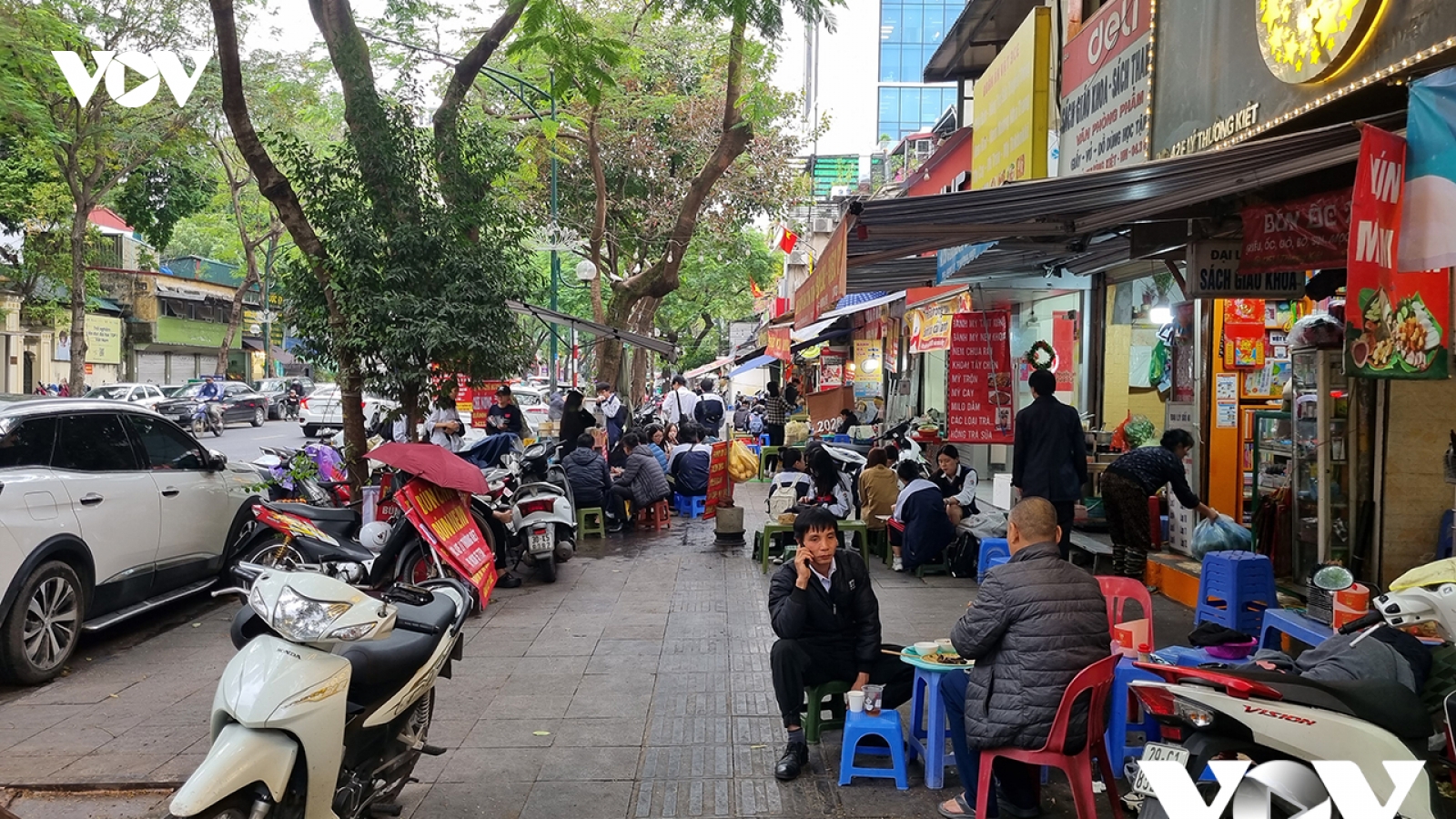 Ý tưởng cho thuê vỉa hè ở Hà Nội và TP.HCM bắt nguồn từ đâu?