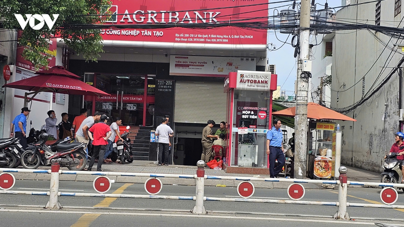 Bắt giữ đối tượng dùng xà beng đập phá trụ ATM ngân hàng lúc rạng sáng