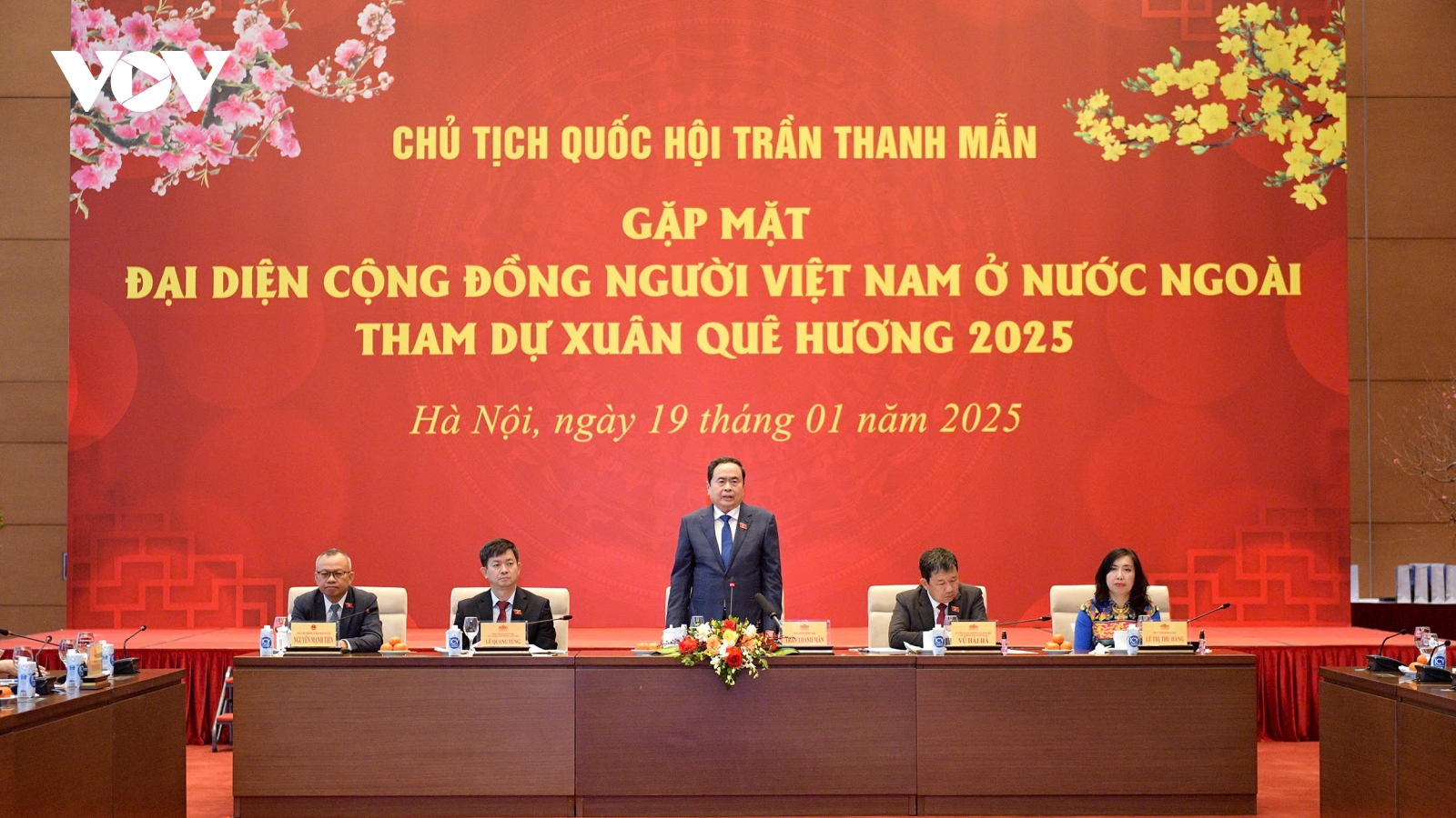 Chủ tịch Quốc hội gặp mặt đại diện cộng đồng người Việt Nam ở nước ngoài