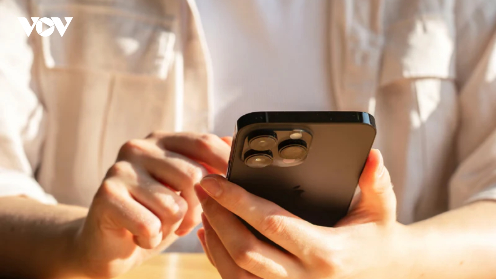 Apple lần đầu bán iPhone 15 Pro với giá thấp hơn