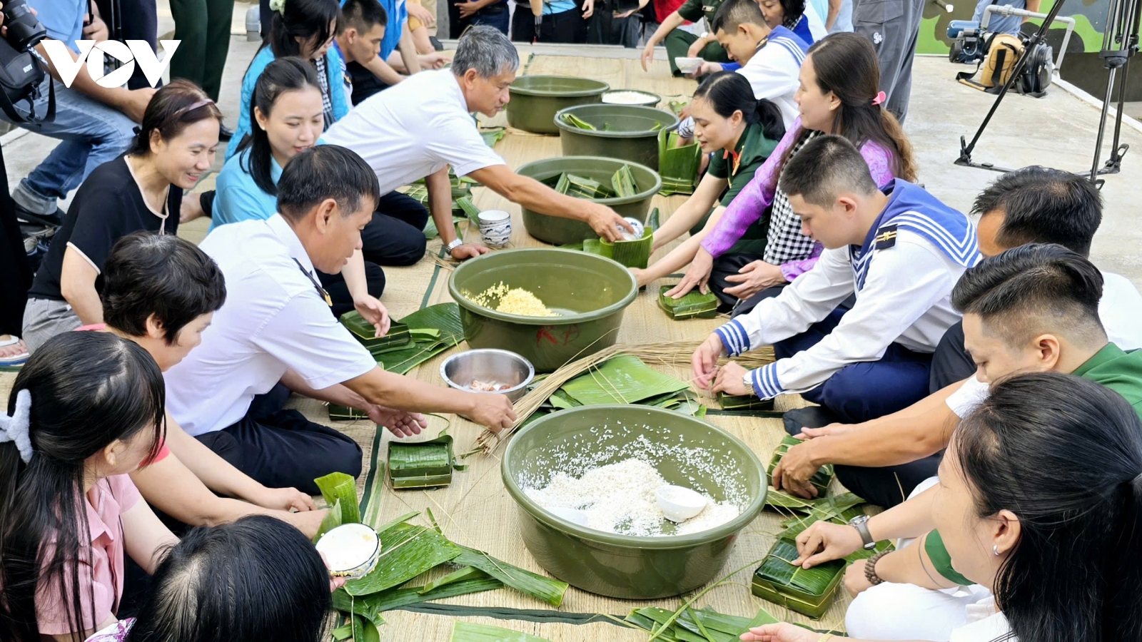 Ấm áp Tết của người lính hải quân nơi biển Tây Nam