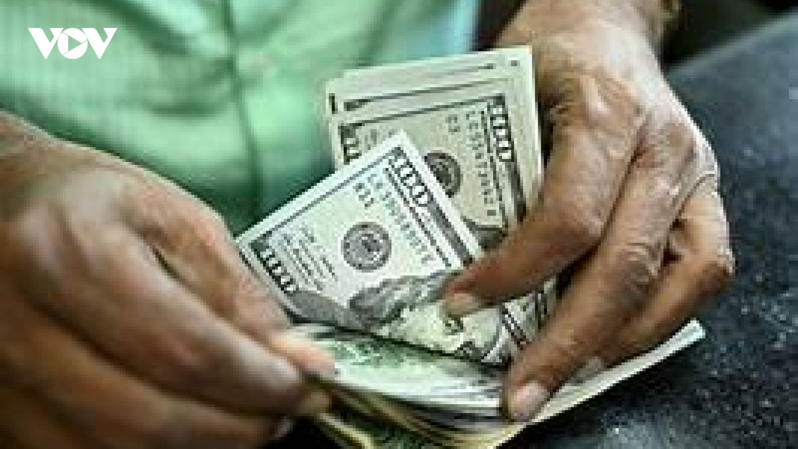 Tỷ giá USD hôm nay 15/2: Giá bán USD giảm về 25.570 đồng/USD