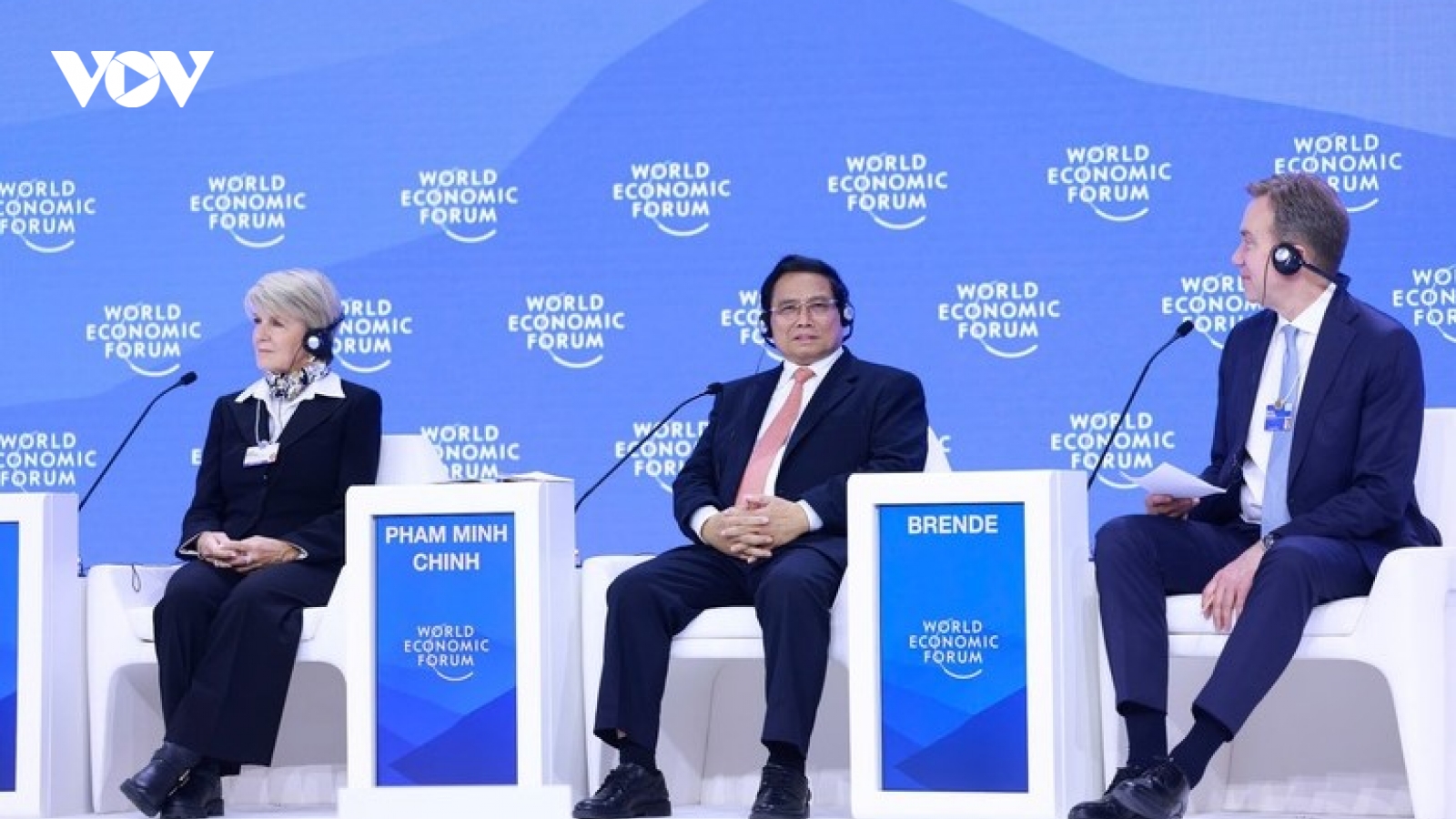 PM Chinh advocates bold ASEAN approach to smart era at WEF