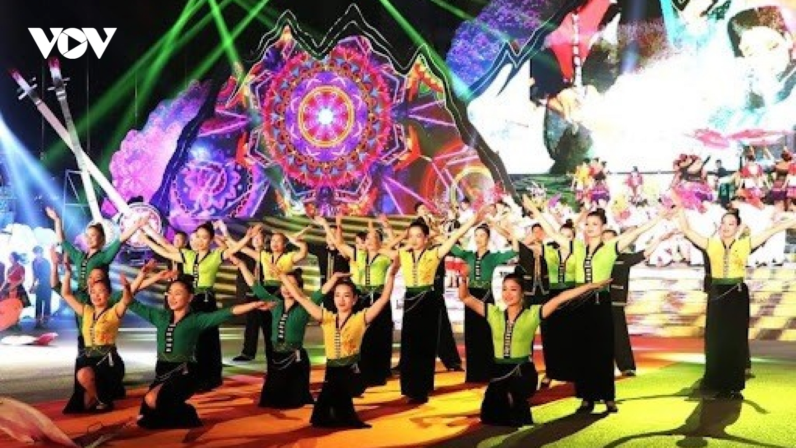 Bảo tồn, phát huy bản sắc văn hóa truyền thống các dân tộc thiểu số