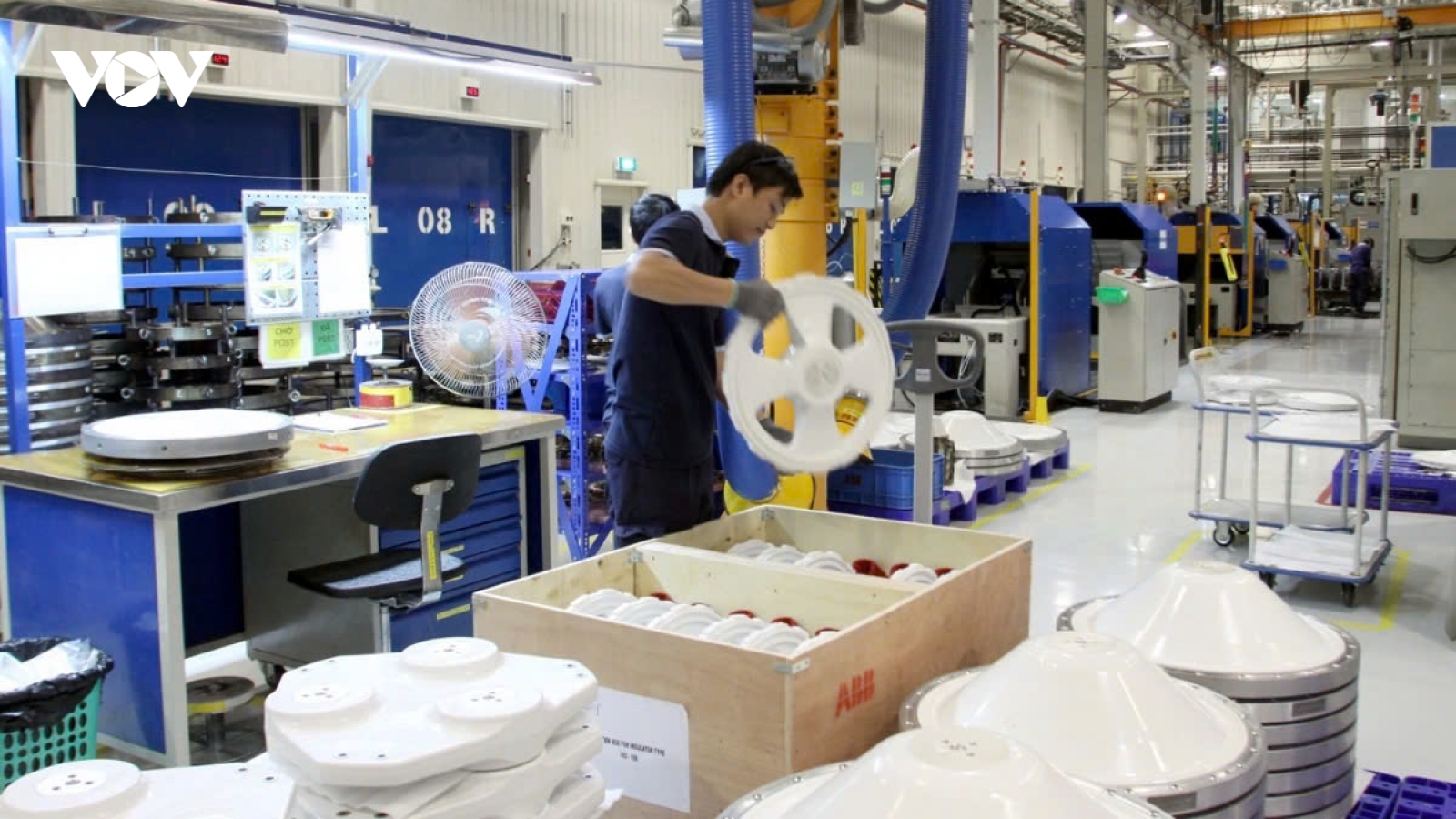Vietnam among Top 15 developing countries with most FDI
