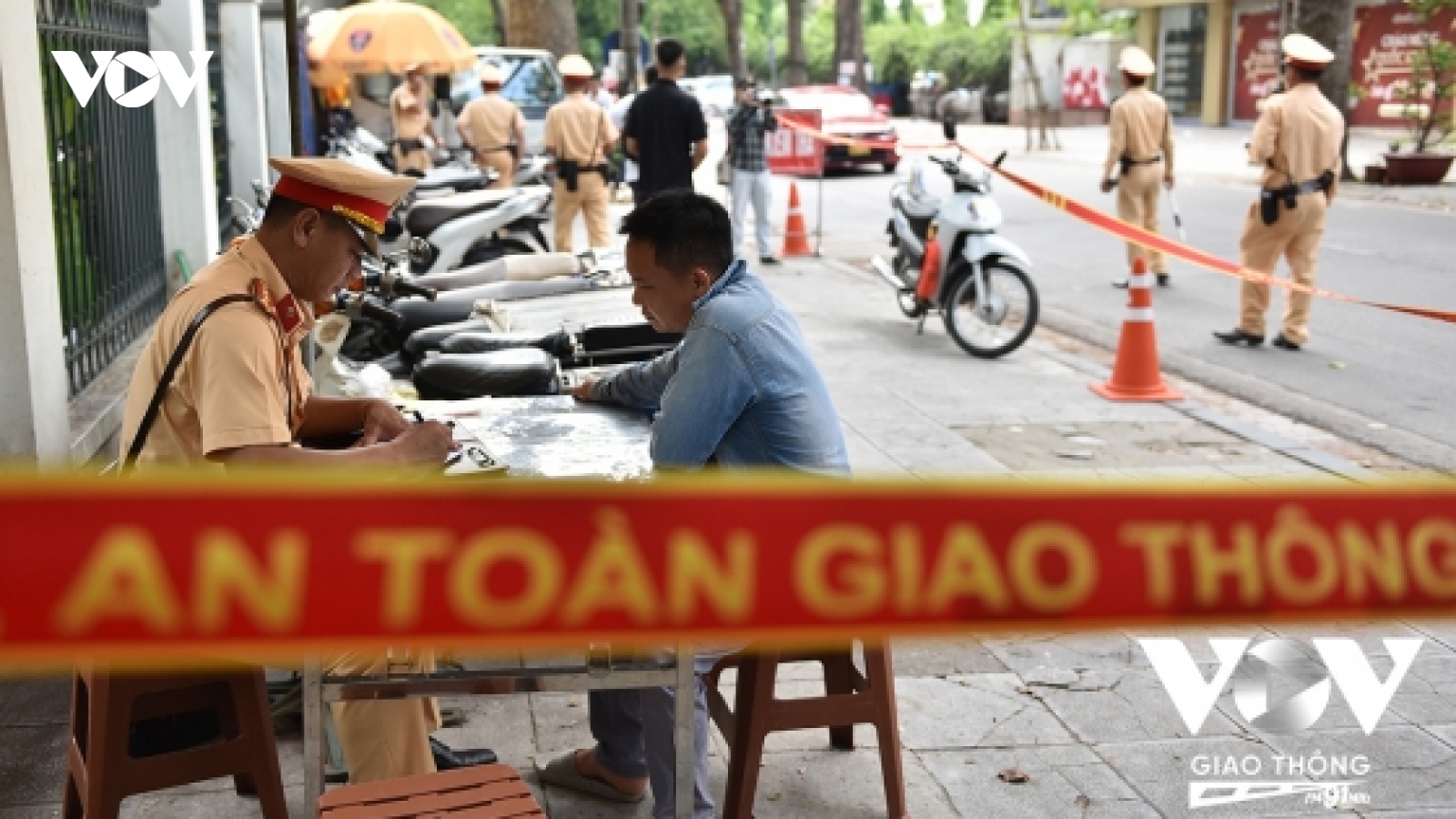Rón rén hơn khi mượn, thuê xe tự lái sau khi có Nghị định 168