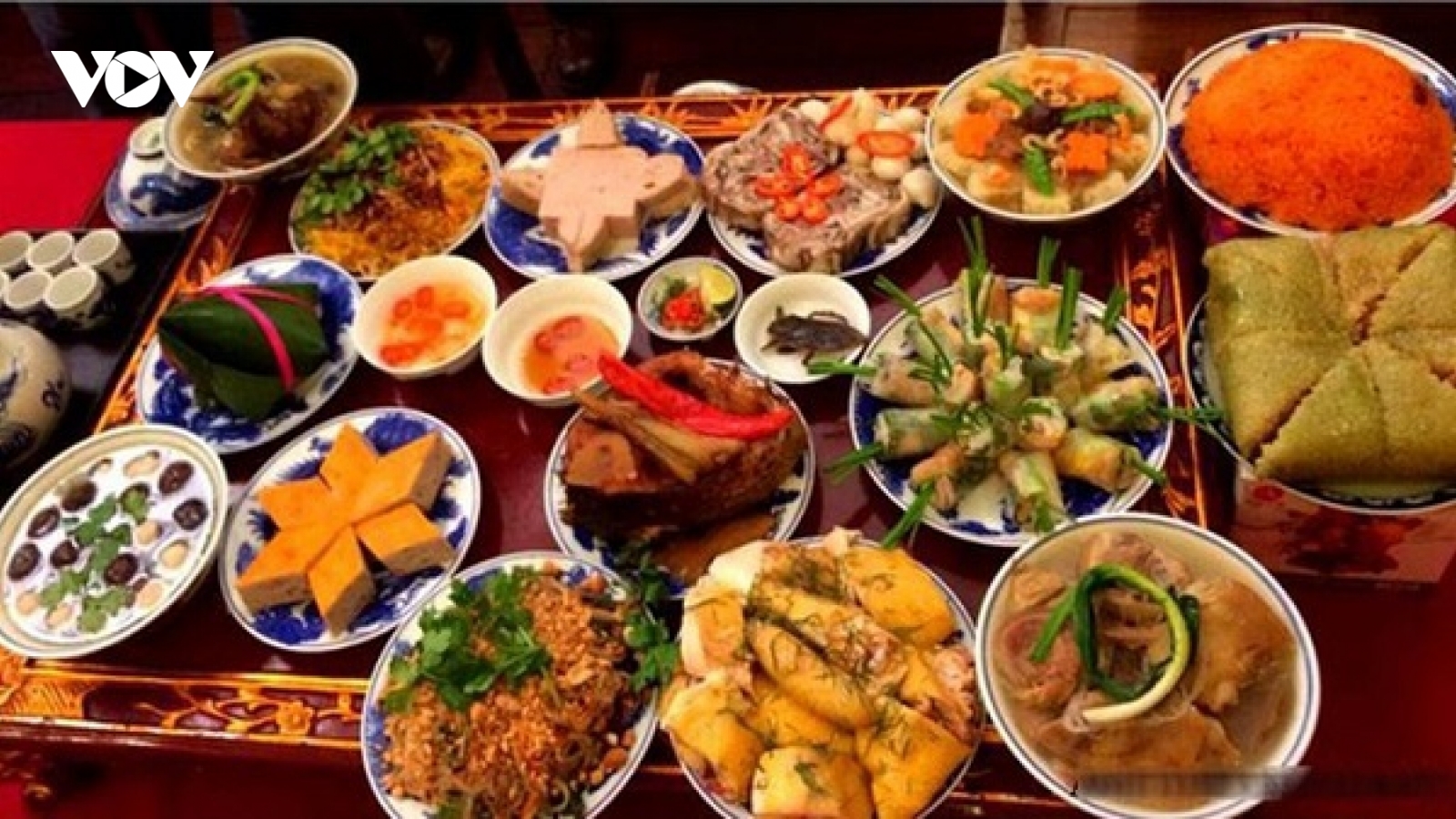 Mâm cỗ Tết của người Hà Nội: Không chỉ là ẩm thực