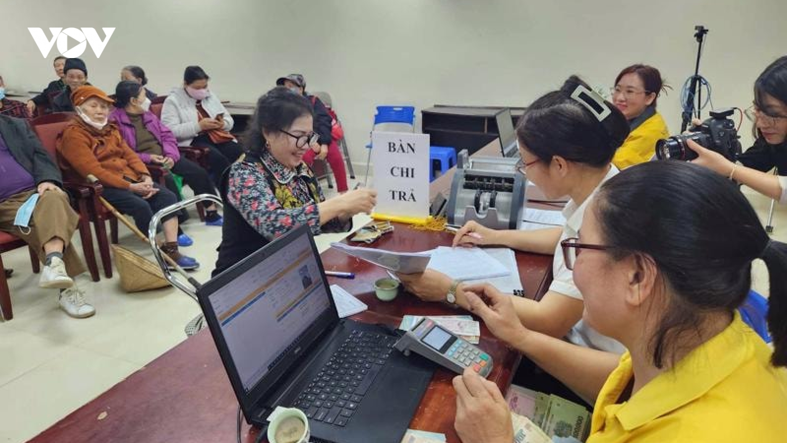 Quỹ BHXH sẽ chi trả cho người về hưu trước tuổi diện tinh gọn bộ máy