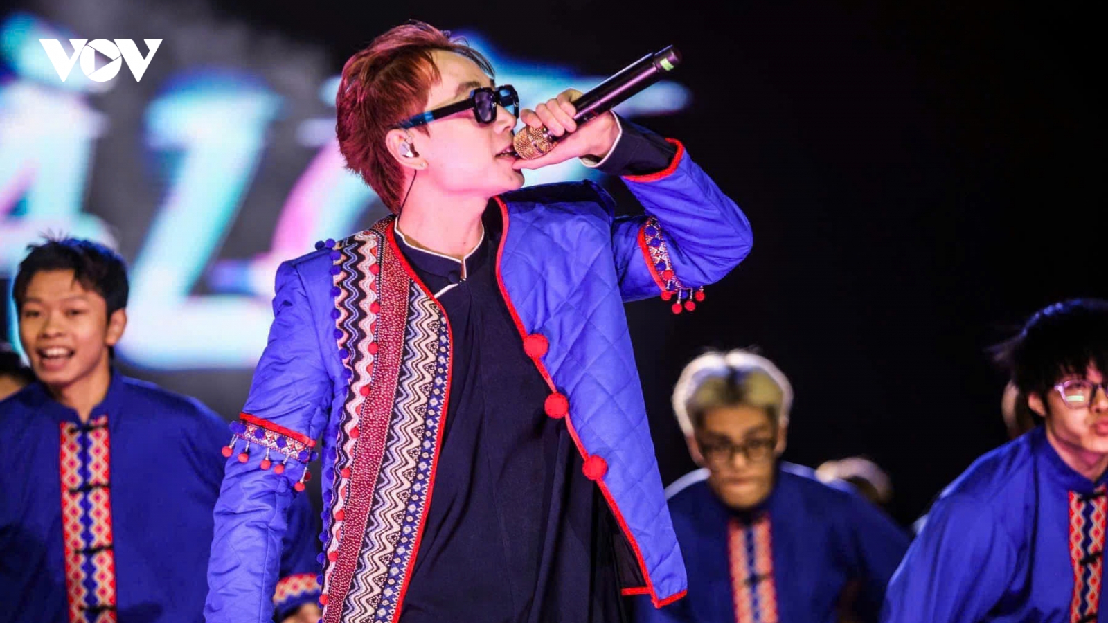 Rapper Double2T: “Cháy” hết mình với những dự án âm nhạc thiện nguyện