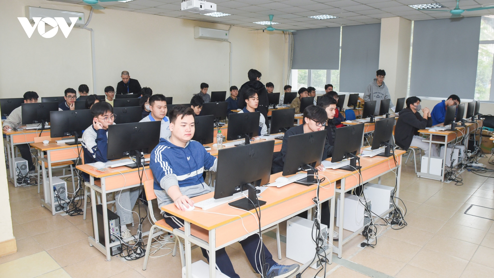 Tuyển sinh đại học 2025: Thí sinh vẫn ưu tiên lựa chọn kỳ thi riêng, xét tuyển sớm