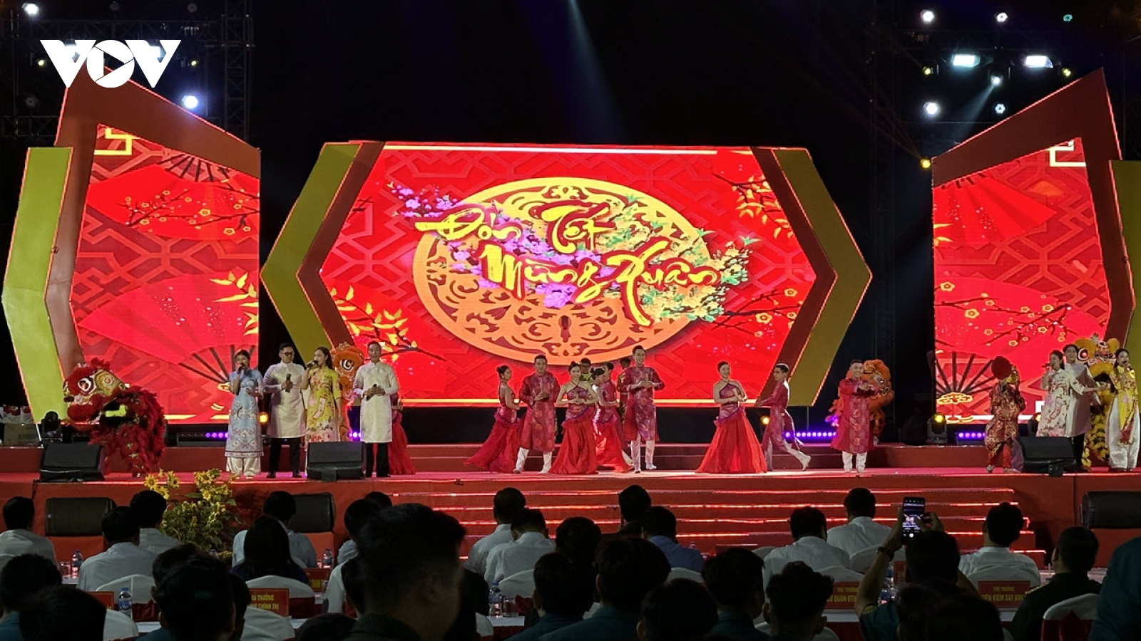 Tết quân-dân hướng về các gia đình chính sách, gia đình khó khăn ở Cần Thơ