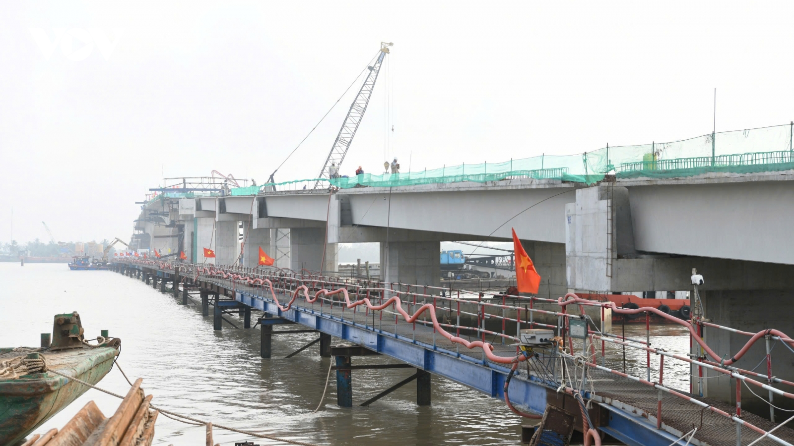 Hợp long cầu Đại Ngãi 2