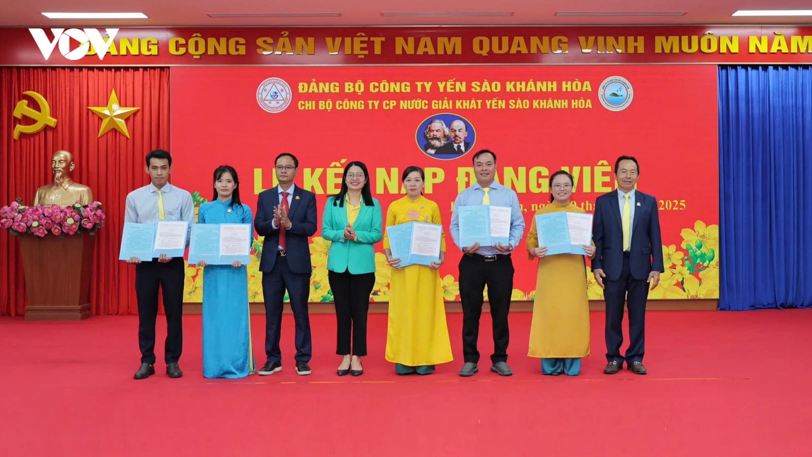 Xây dựng Đảng gắn liền với nâng cao chất lượng đảng viên ở Khánh Hoà