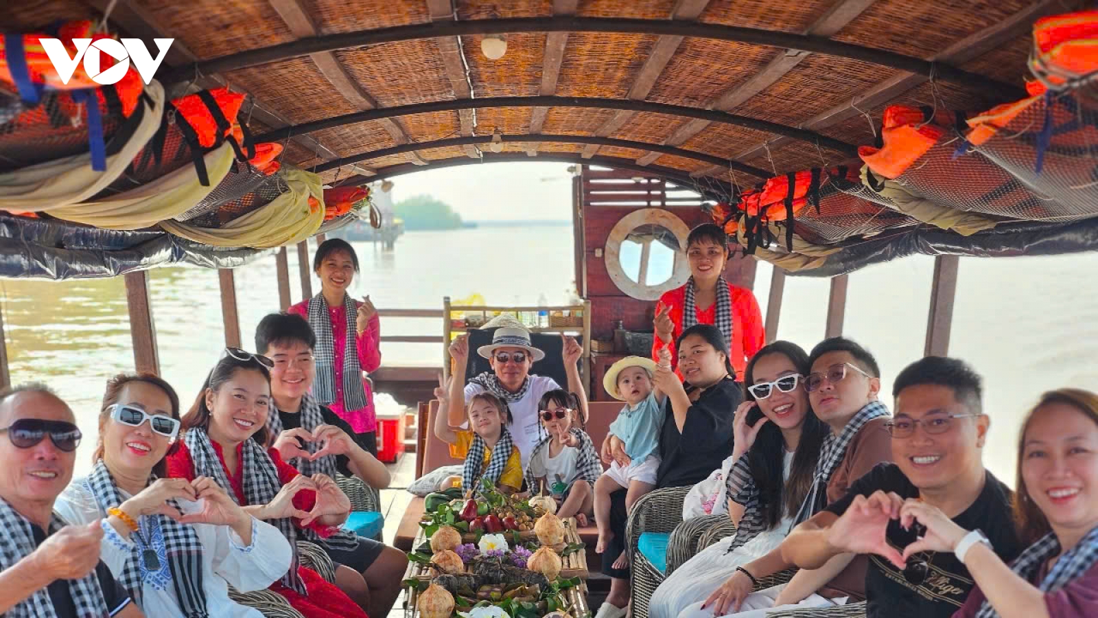 Tiền Giang, Bến Tre thu hút đông khách du lịch dịp Tết