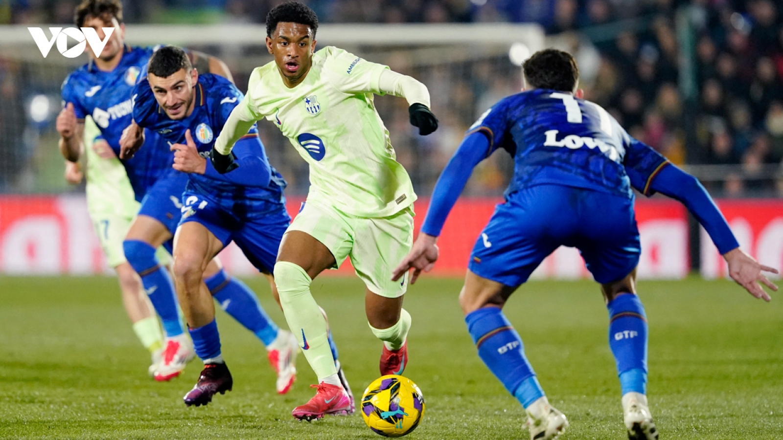 Kết quả bóng đá hôm nay 19/1: Barcelona tiếp tục sảy chân