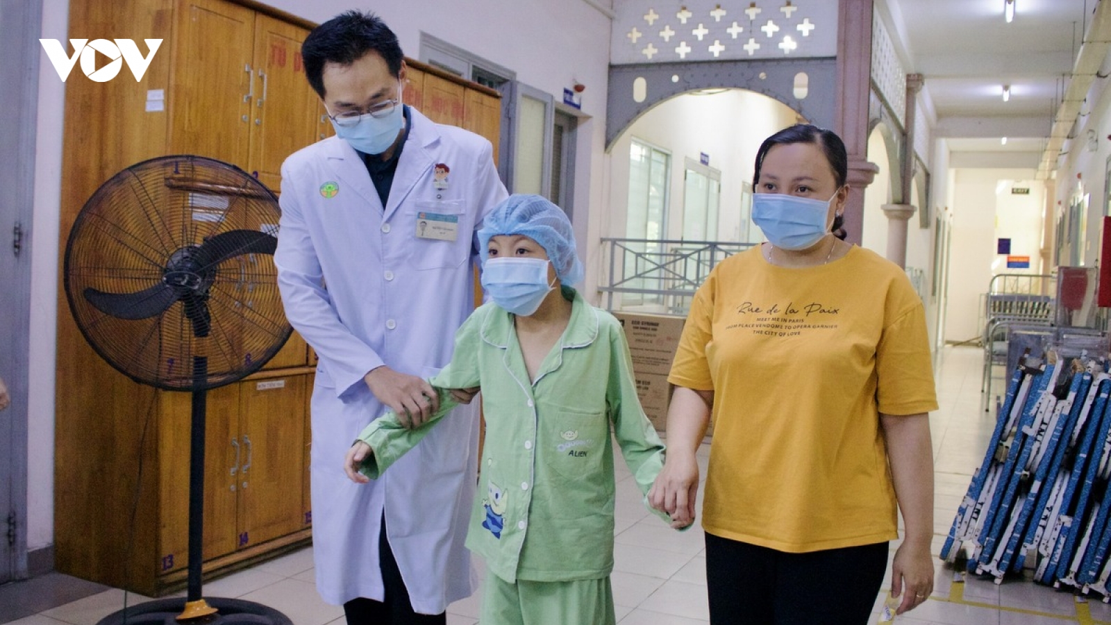 Cậu bé hồi sinh sau hơn 2 năm chờ ghép thận