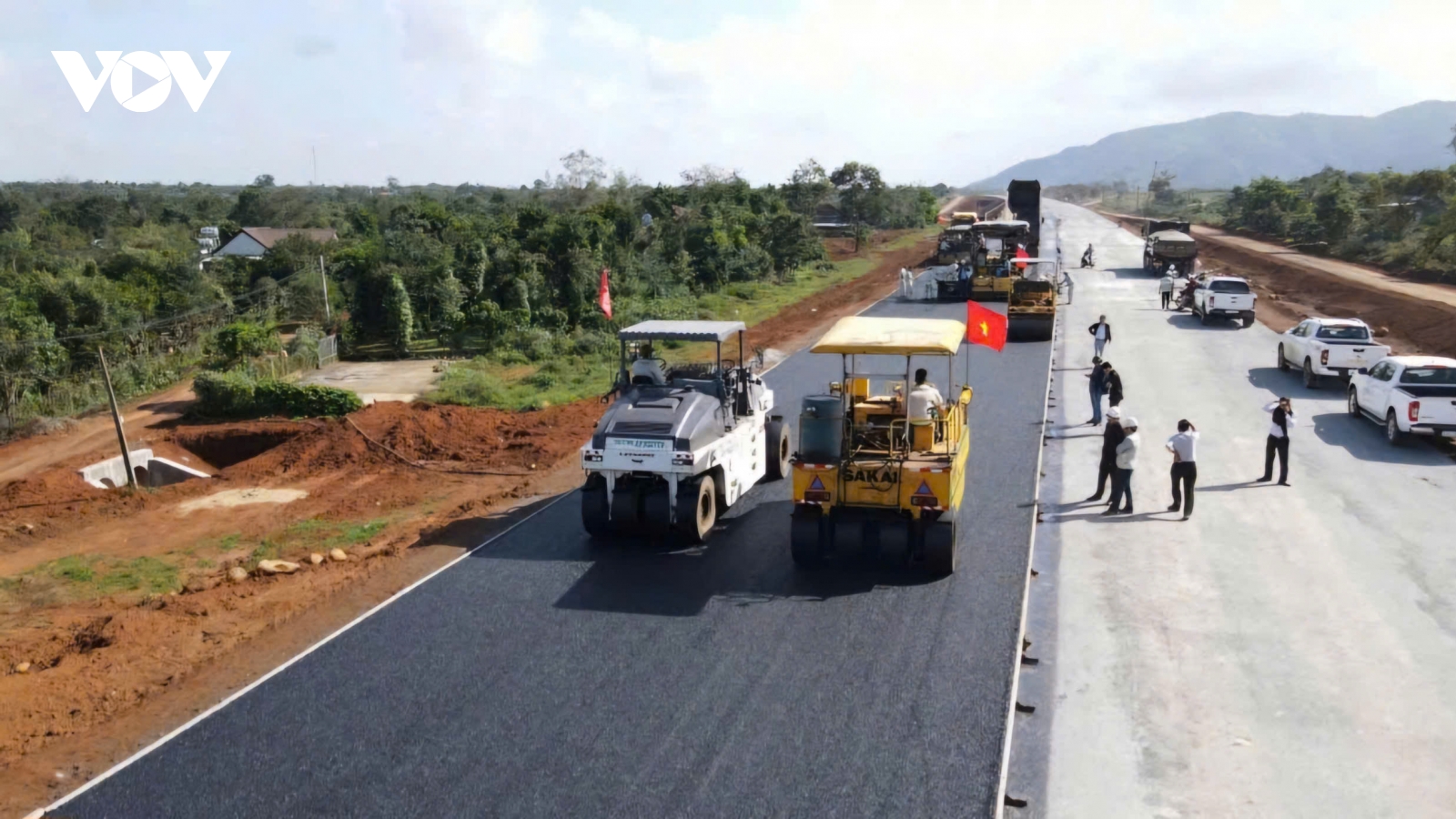 Làm việc xuyên Tết, đưa cao tốc Khánh Hòa - Buôn Ma Thuột về đích