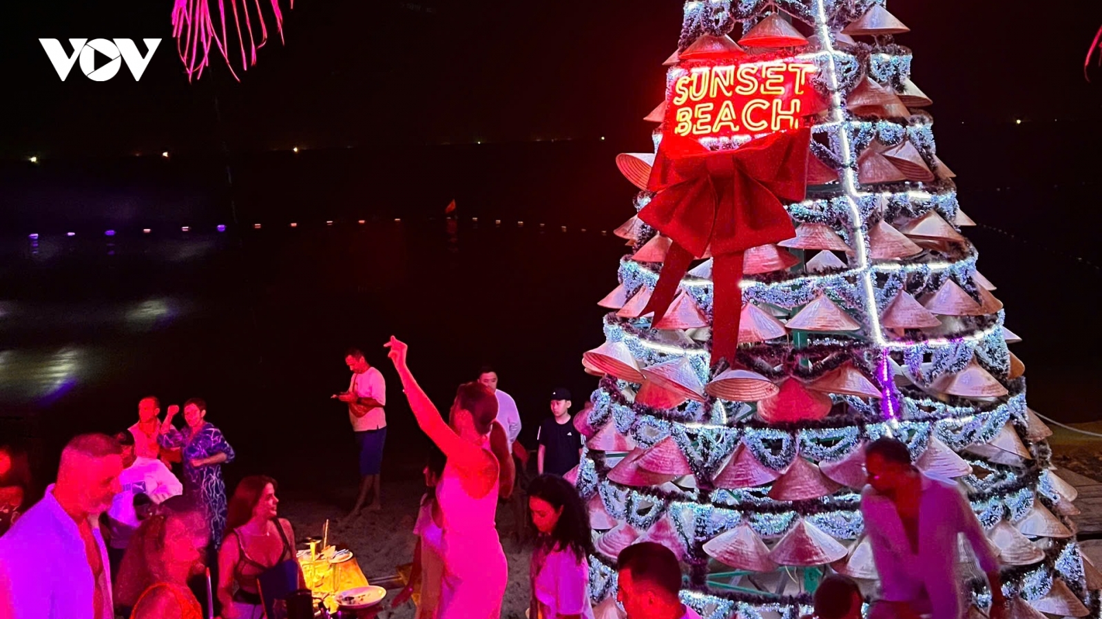 Trải nghiệm mùa lễ hội đầy cảm hứng tại Sunset Beach Phú Quốc