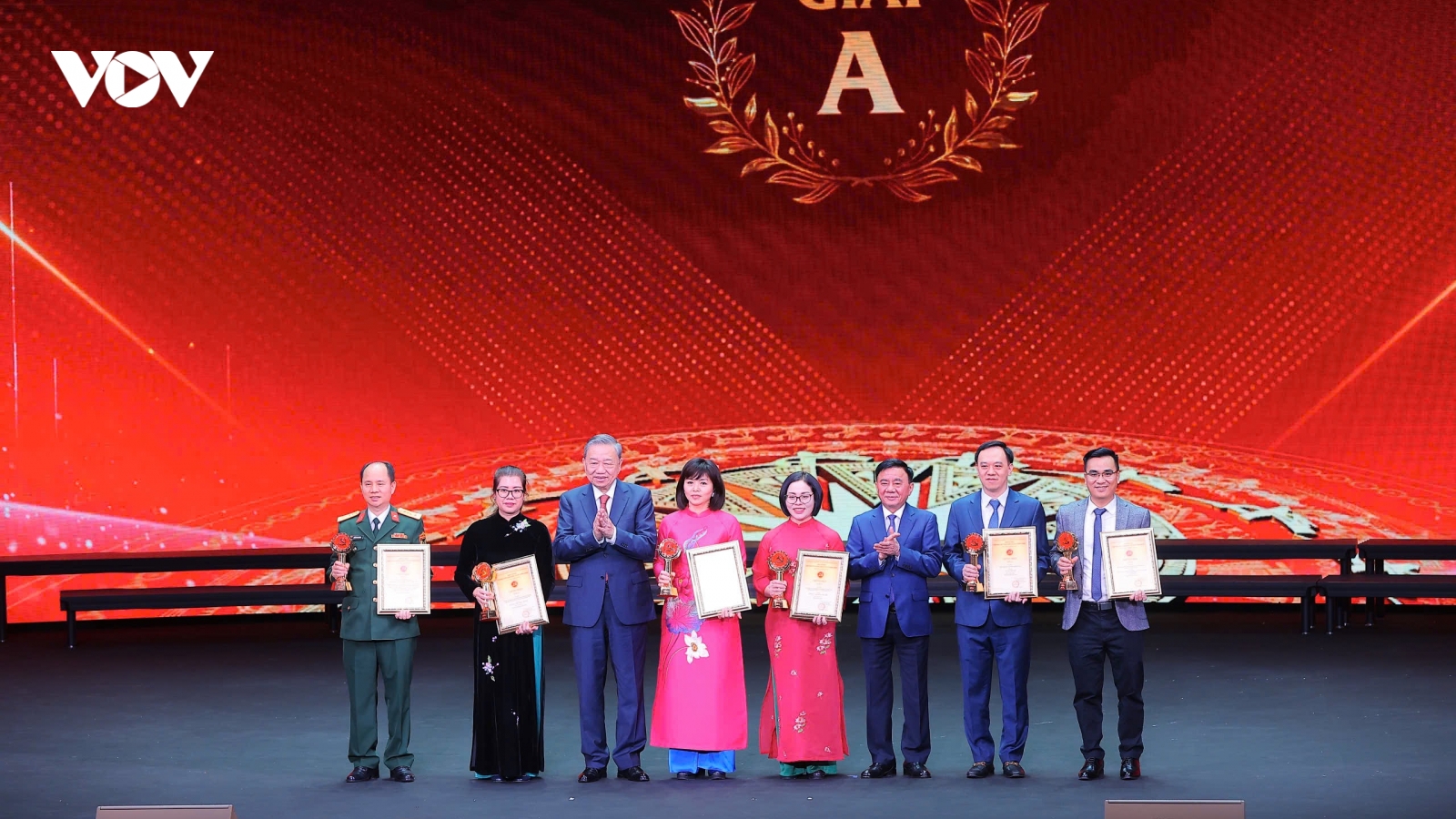 Toàn cảnh Lễ trao giải báo chí Búa liềm vàng lần thứ IX - năm 2024
