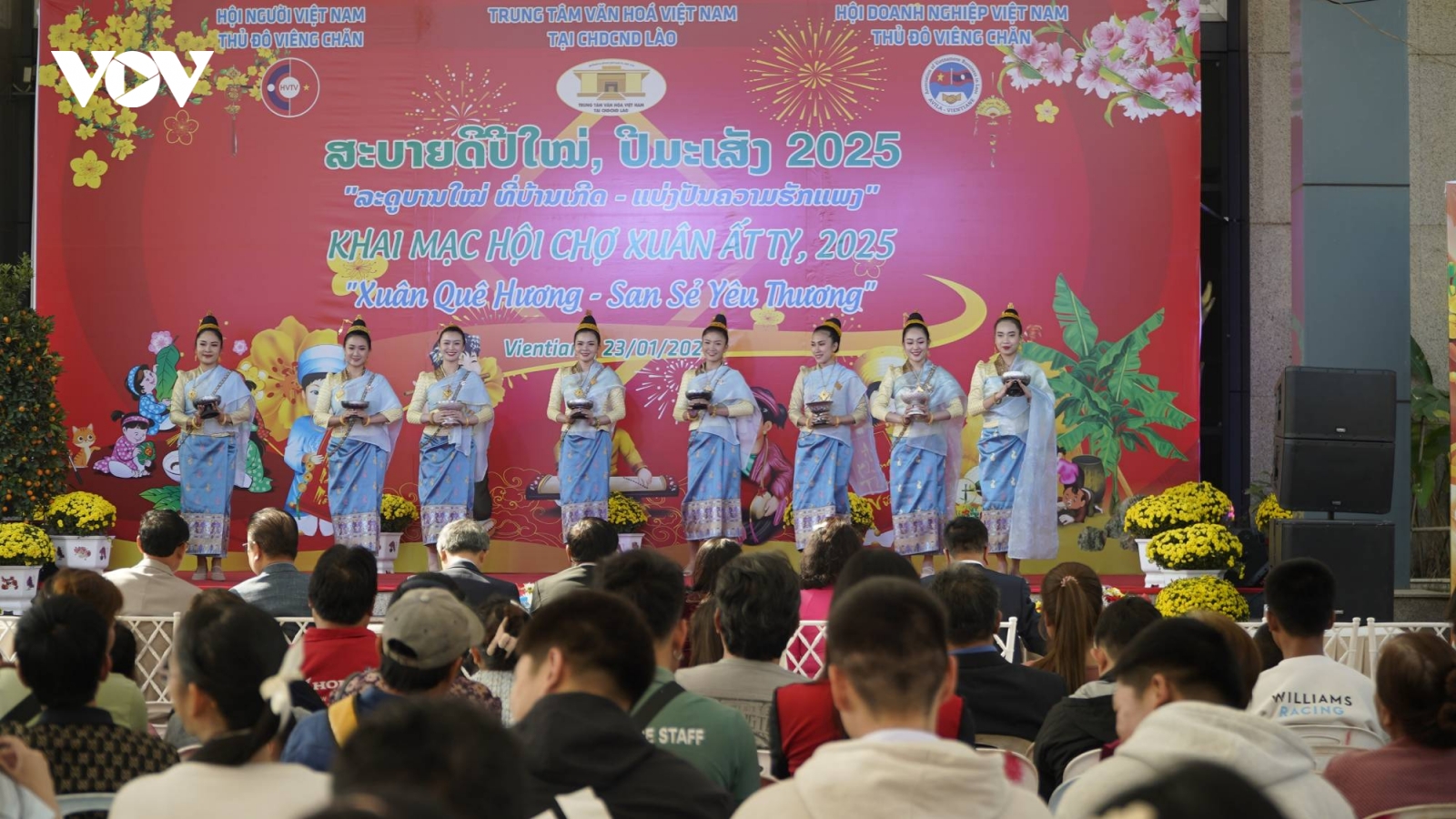 Cộng đồng người Việt tại Vientiane (Lào) tổ chức nhiều hoạt động chào Xuân Ất Tỵ 2025