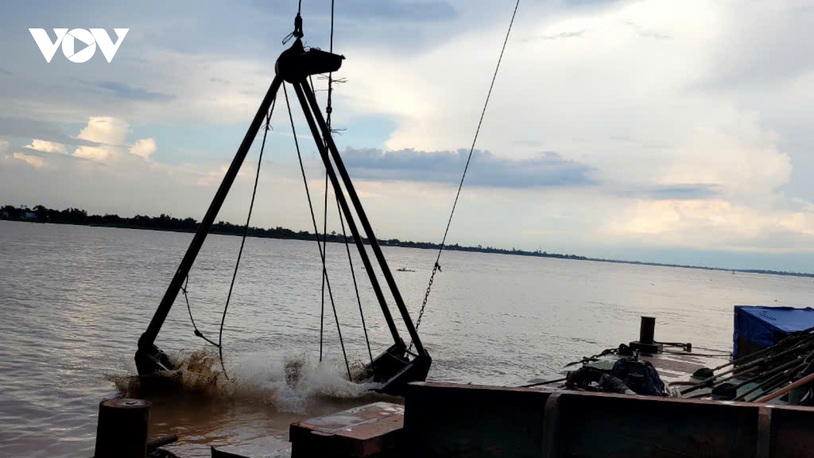 Tiền Giang tiếp tục cấp phép khai thác mỏ cát cho doanh nghiệp