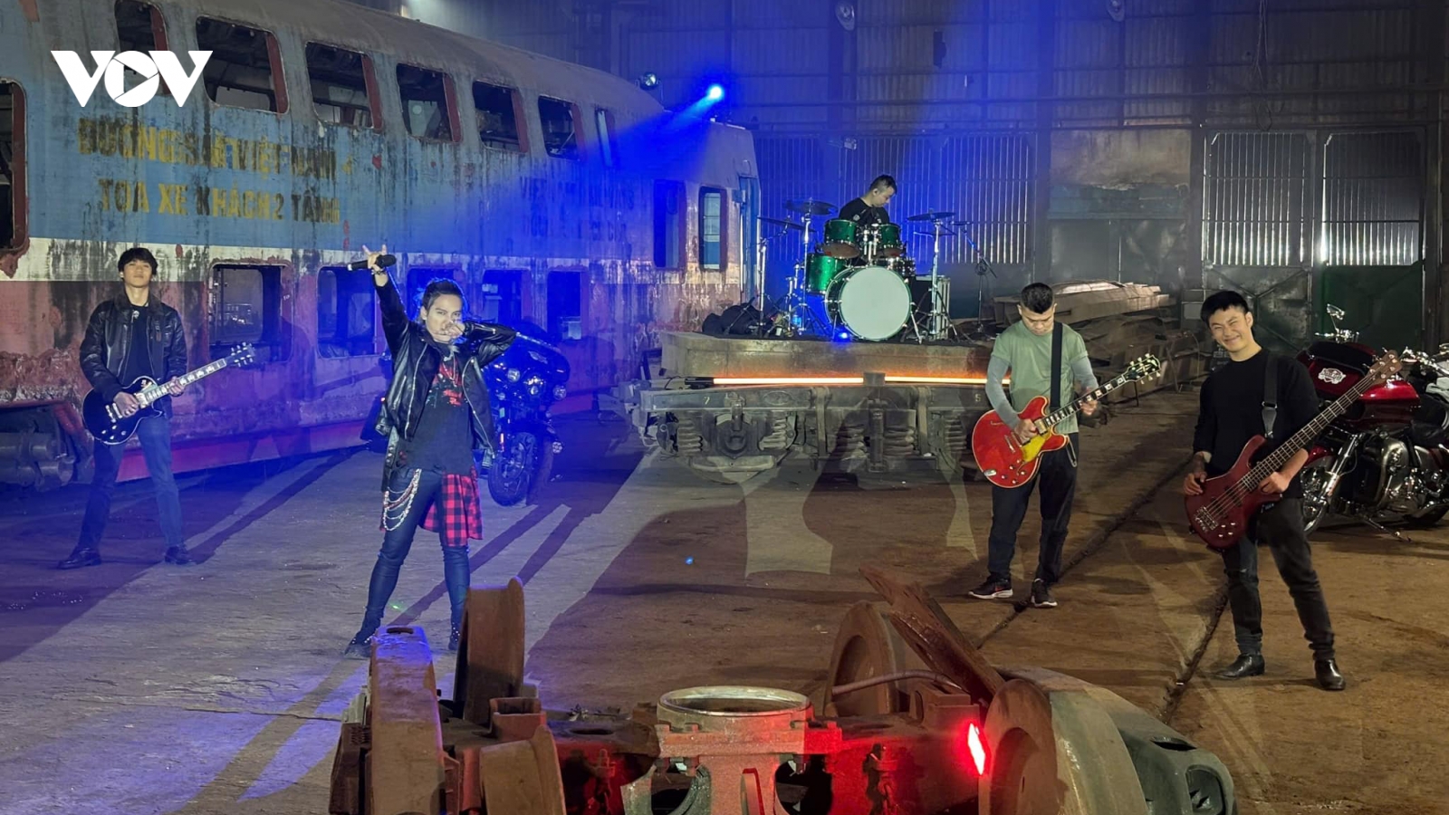 Ban nhạc Ngũ Cung thổi hồn di sản vào rock