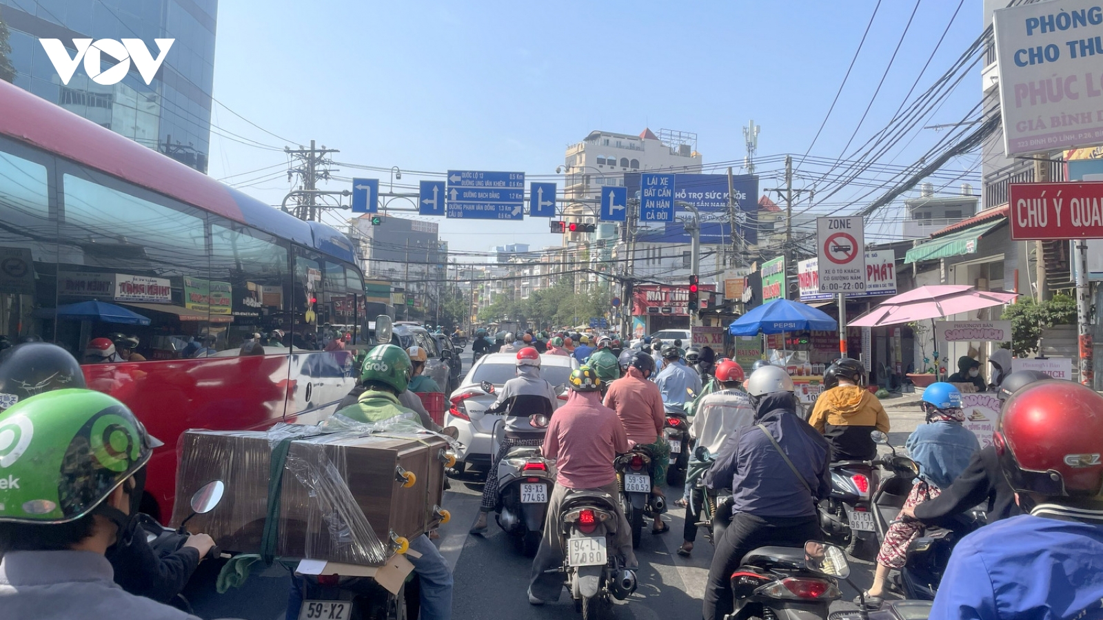 Đã lắp hơn 130 đèn tín hiệu cho xe máy rẽ phải tại TP.HCM