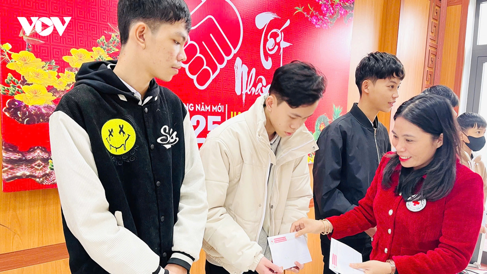 Để ai cũng có điều kiện vui Xuân đón Tết