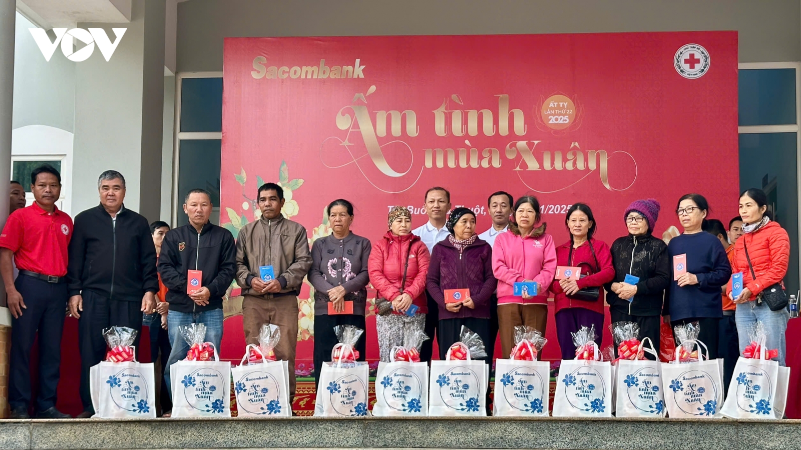Hơn 65.000 phần quà “Tết nhân ái” chăm lo người khó khăn ở Đắk Lắk