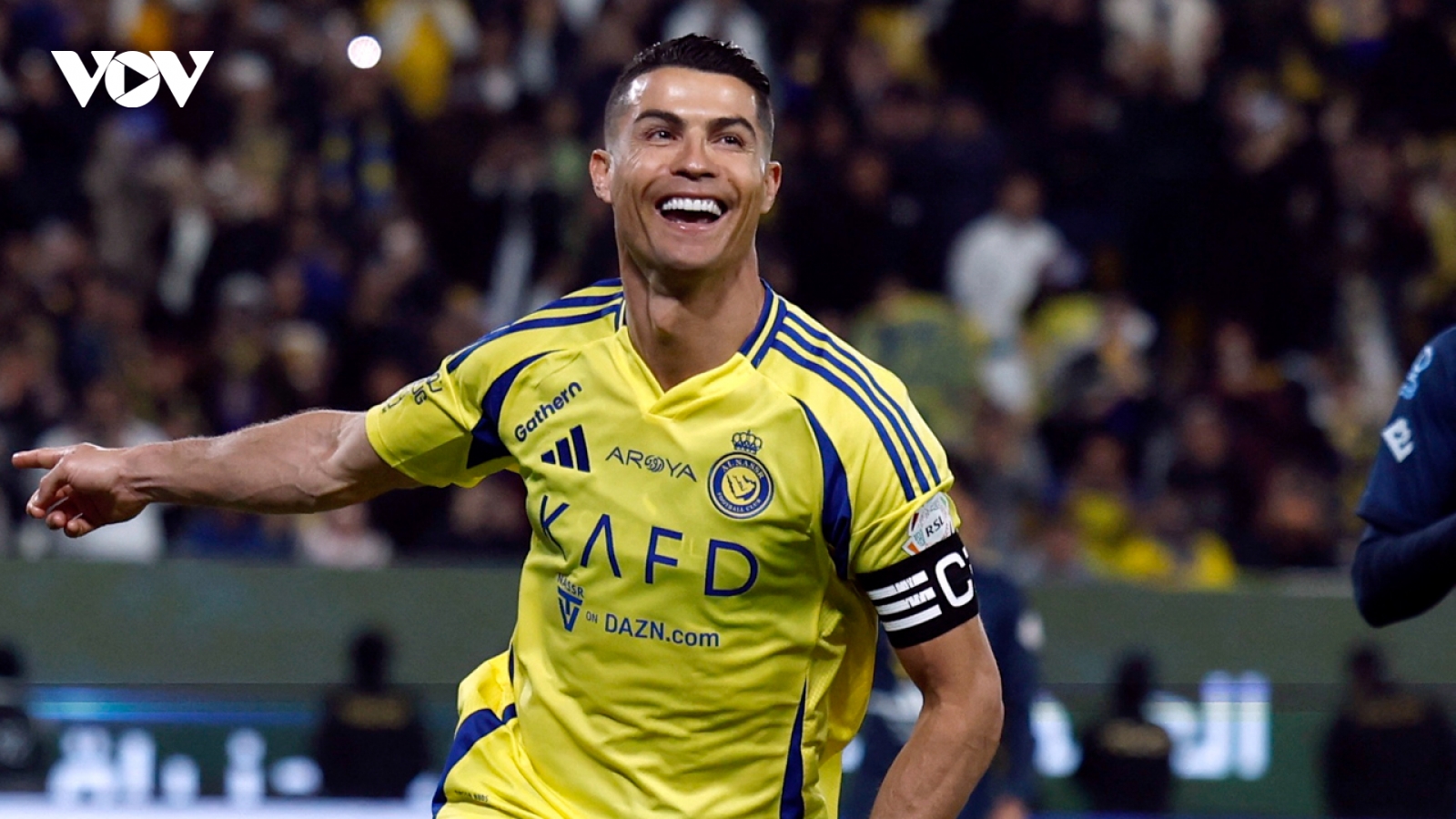 Cristiano Ronaldo thiết lập thêm kỷ lục ở tuổi 40