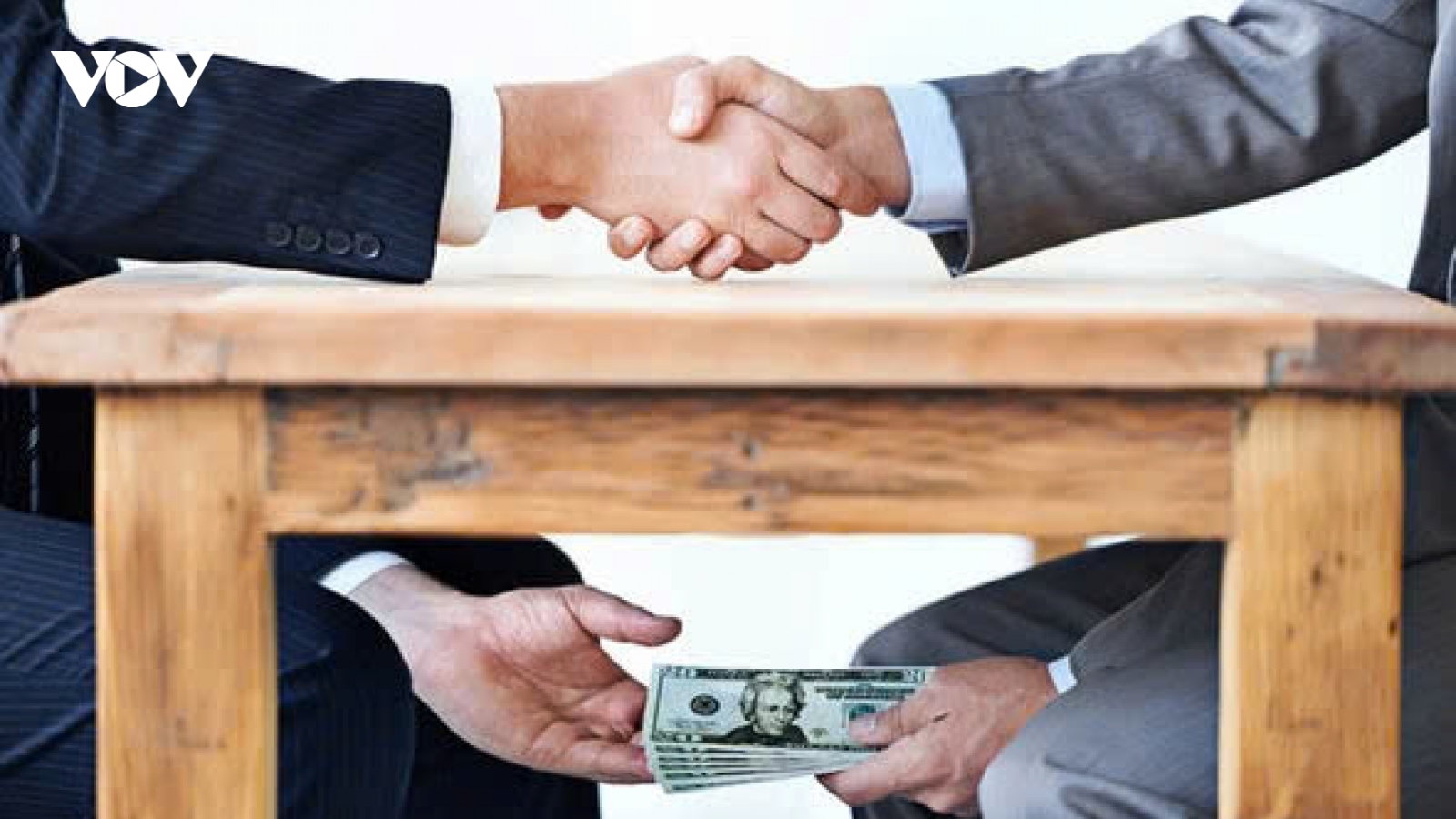 Chớ coi thường “chạy chọt” và những quy tắc ngầm trong bổ nhiệm, tuyển dụng