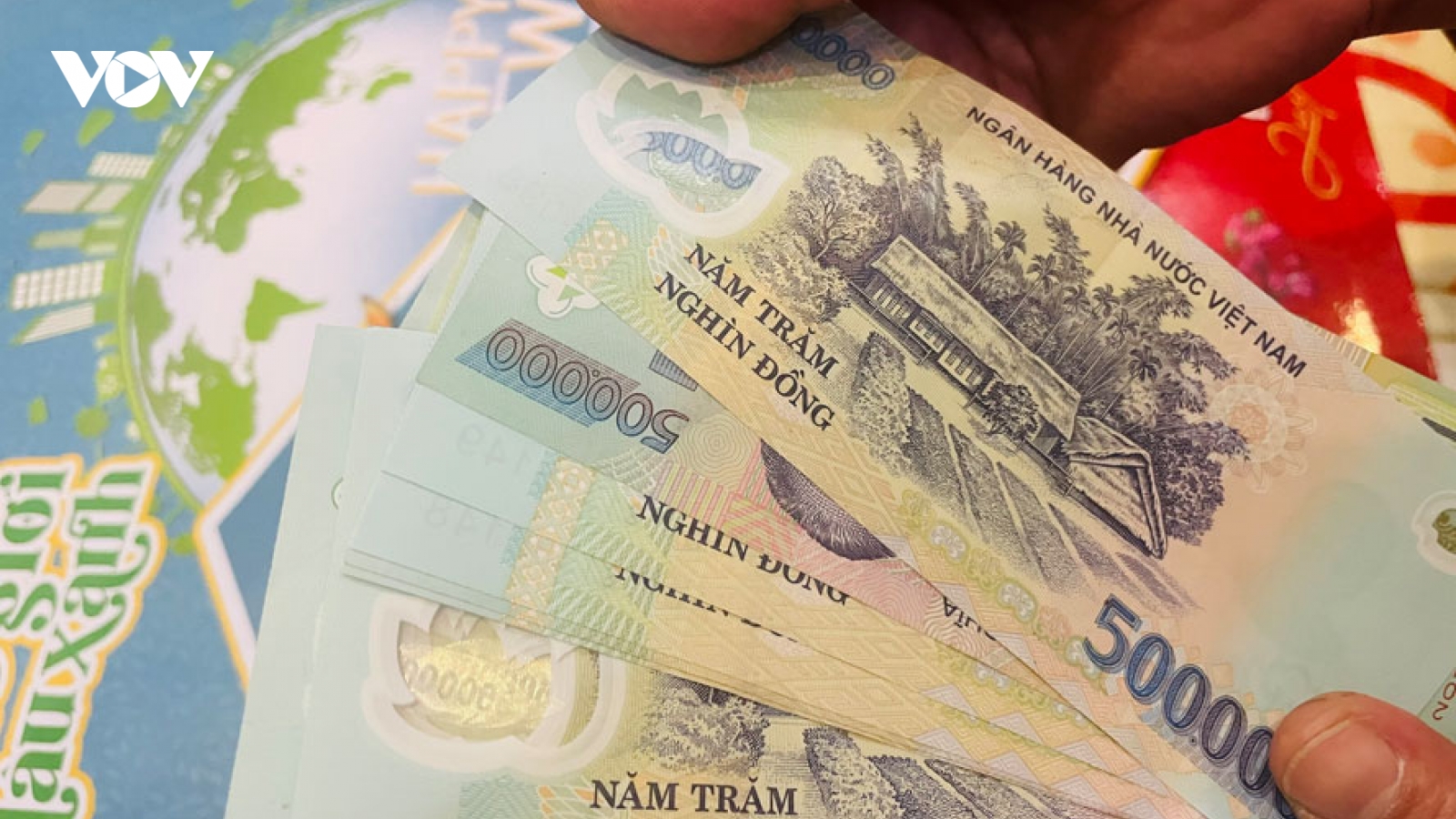 Thưởng Tết cho cán bộ công chức theo Nghị định 73 thực hiện như thế nào?