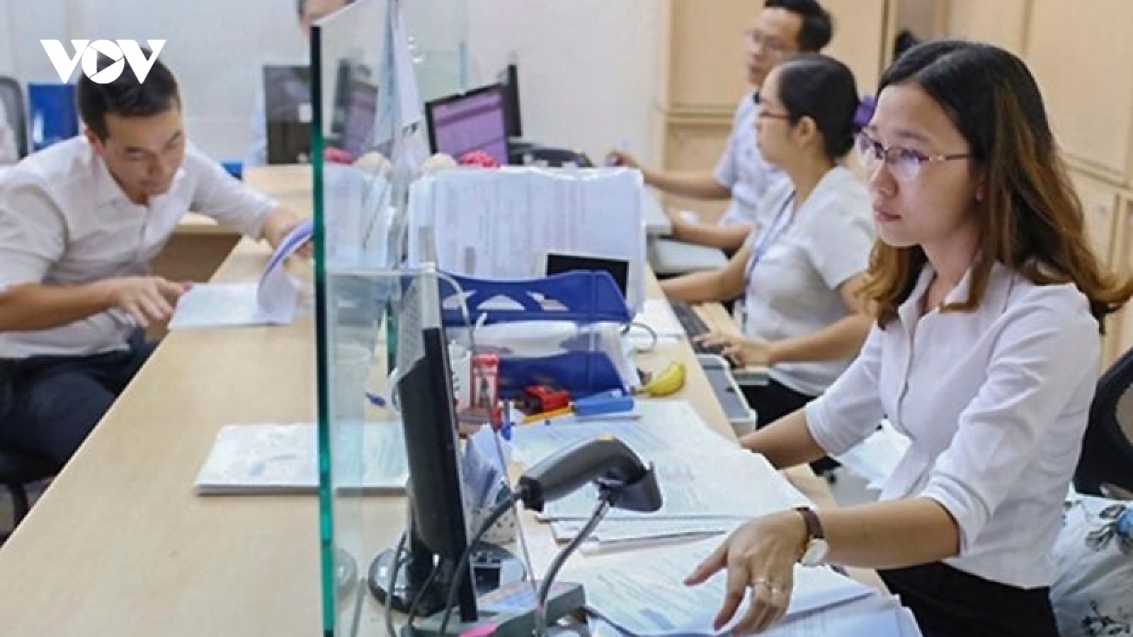 Giảm tối thiểu 20% công chức, viên chức hưởng lương từ ngân sách khi tinh gọn