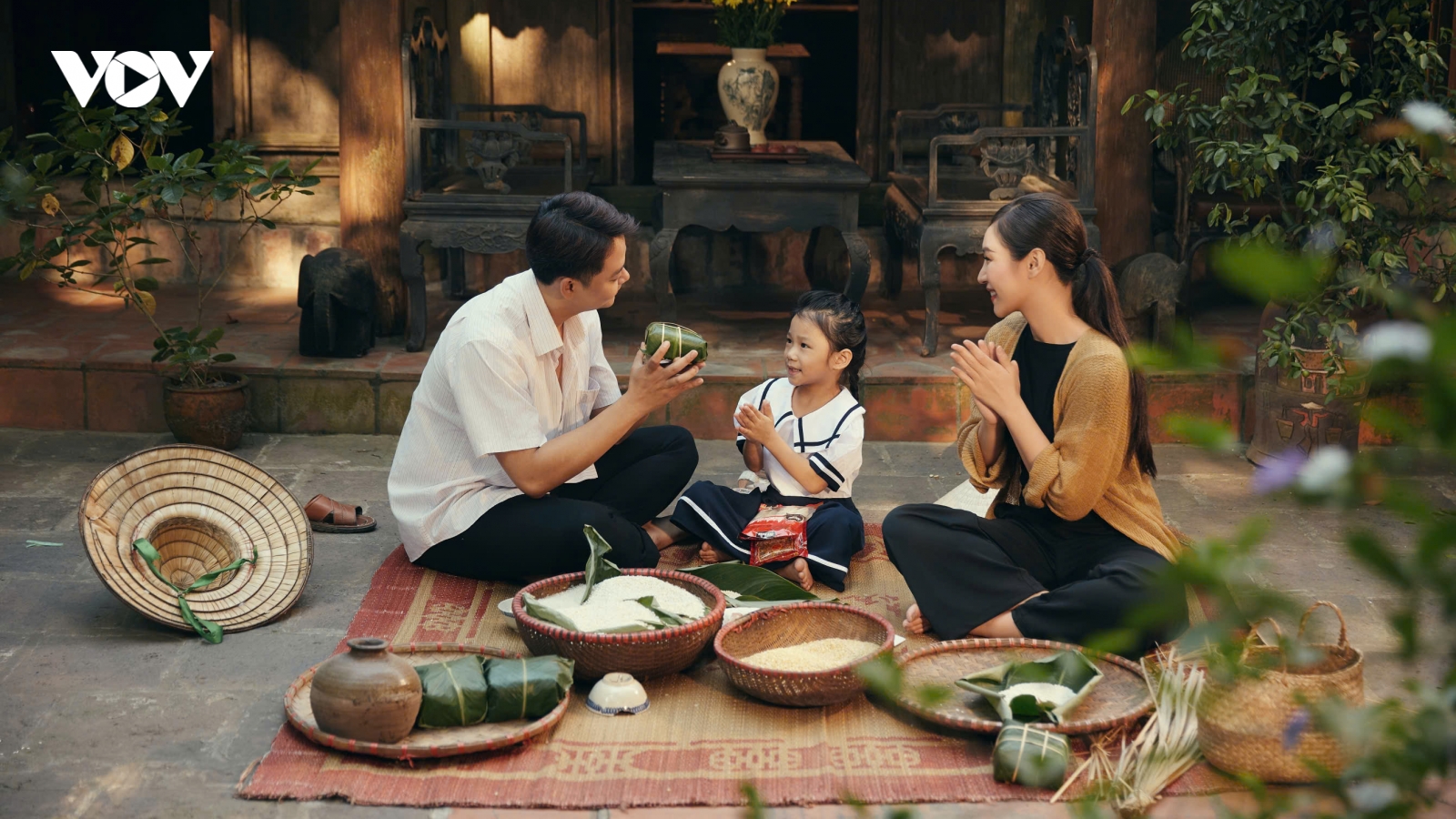 Quán quân Sao Mai Phương Mai ra mắt MV gửi gắm thông điệp về gia đình