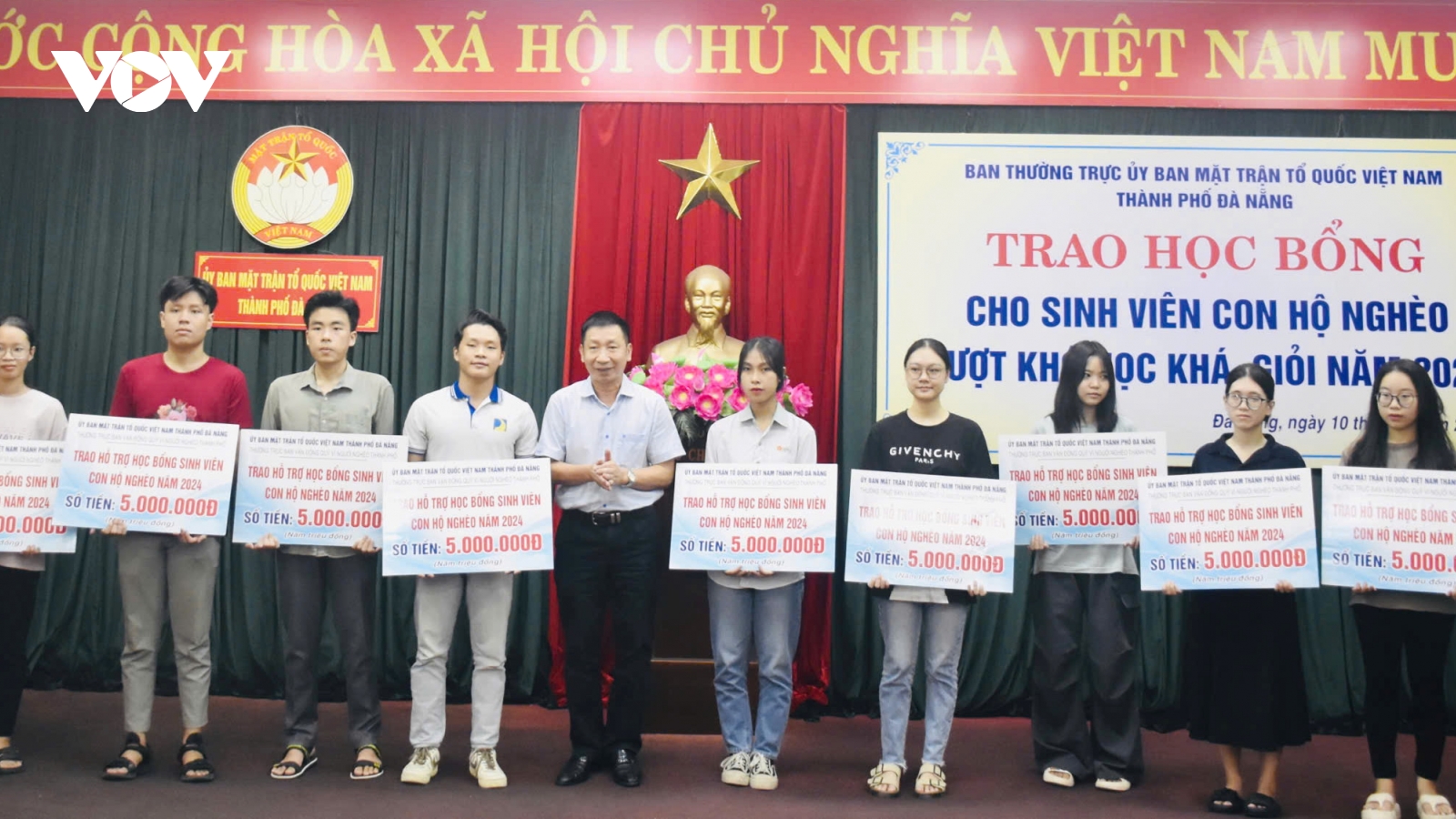 Đà Nẵng: Hơn 40 tỷ đồng ủng hộ Quỹ "Vì người nghèo"