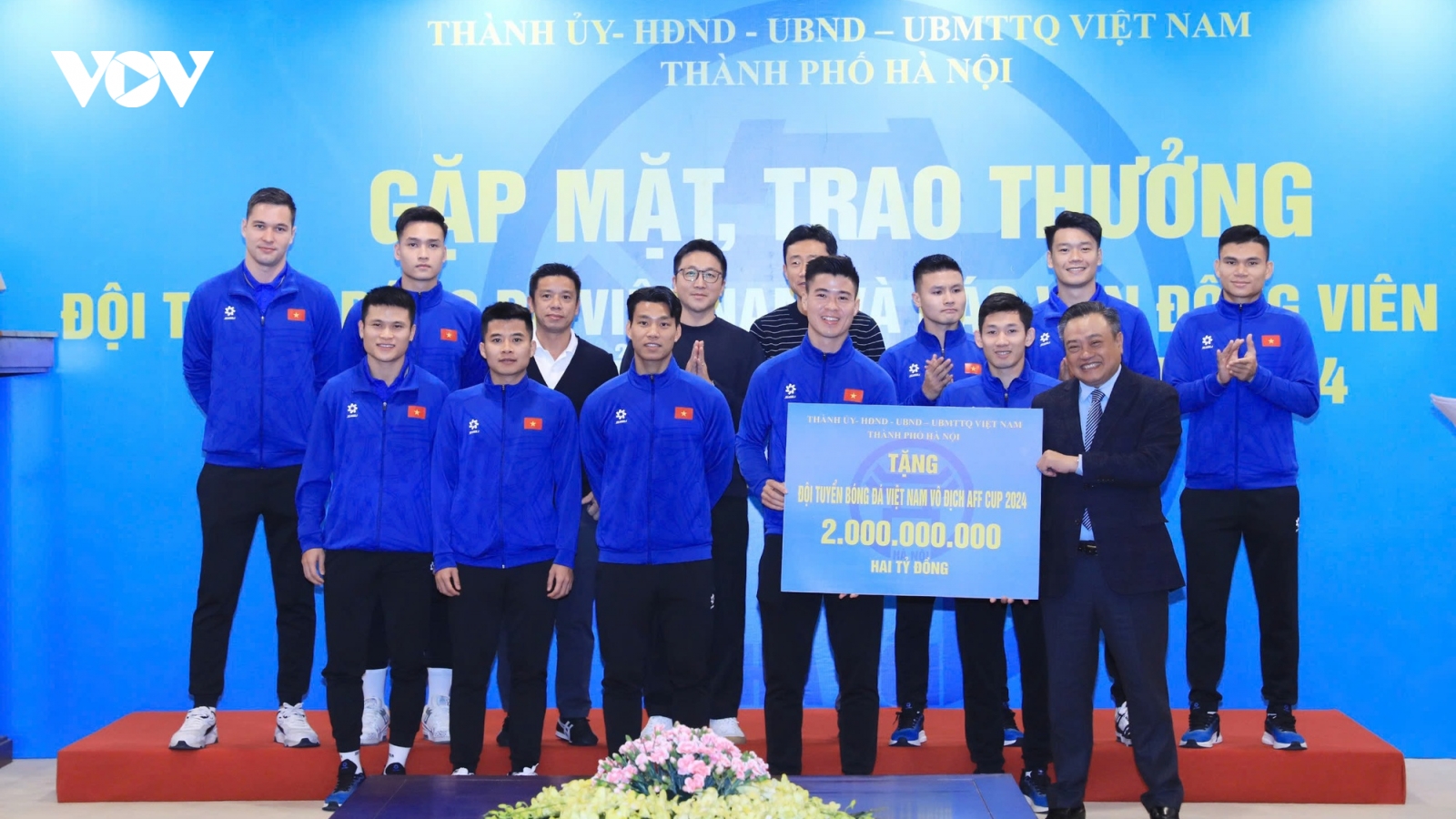 Hà Nội trao 2 tỷ đồng tặng Đội tuyển Bóng đá Việt Nam vô địch ASEAN Cup 2024