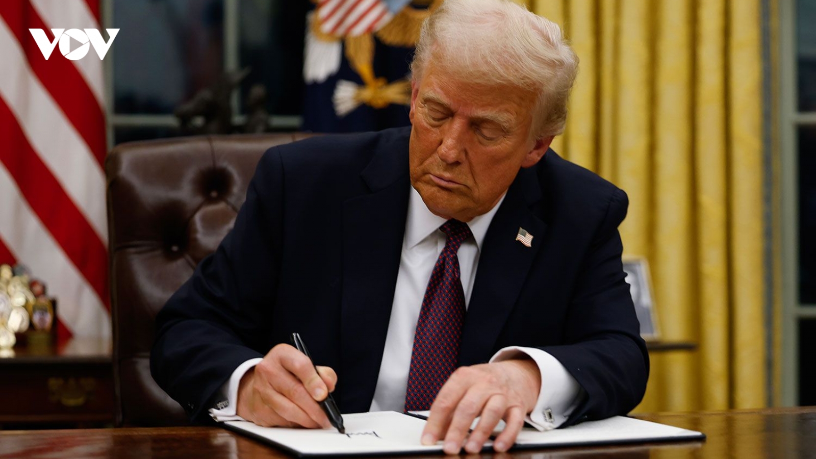 Ông Trump ký dự luật liên quan tới người nhập cư