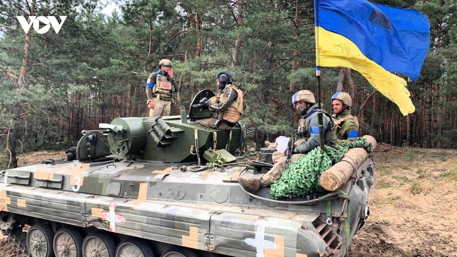 Ukraine dùng biến thể mới của "quái vật lưỡng cư" BMP-1TS tấn công Nga