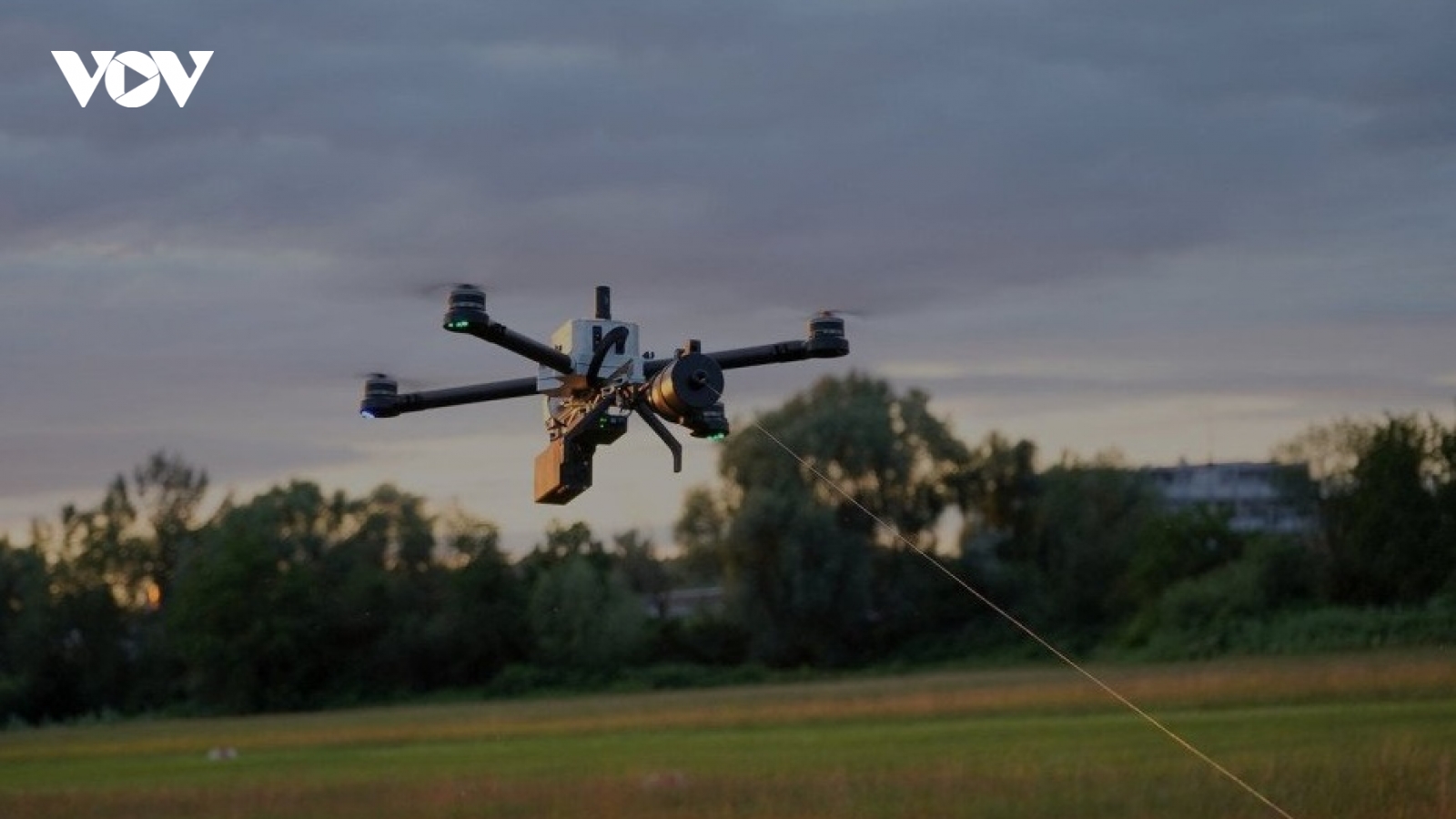 Nga và Ukraine vật lộn đối phó UAV cáp quang không thể bị gây nhiễu